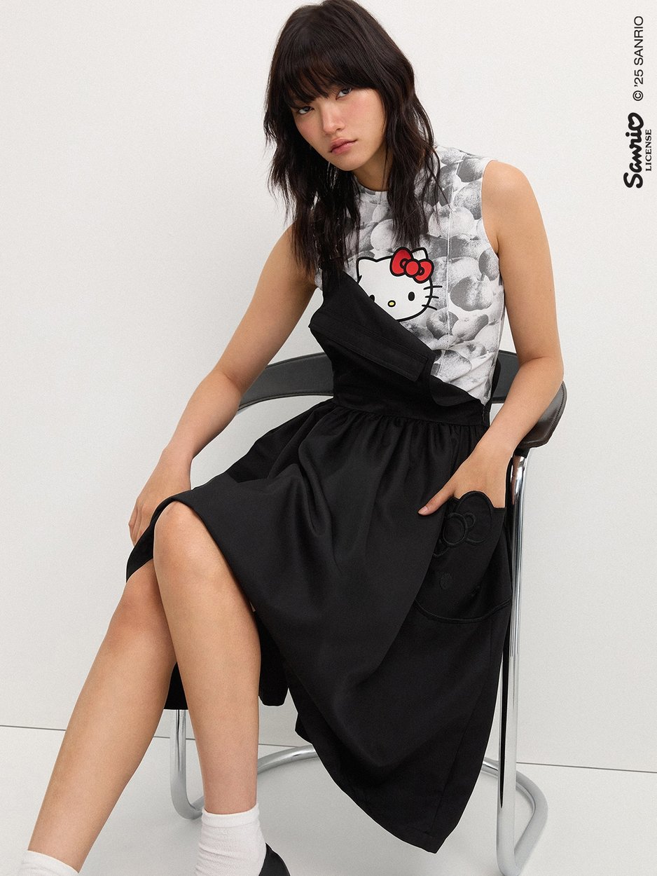 Pomelo. Hello Kitty Embroidered Overalls - Black - Pomelo Fashion Pomelo. Hello Kitty Embroidered Overalls - Black - Pomelo Fashion