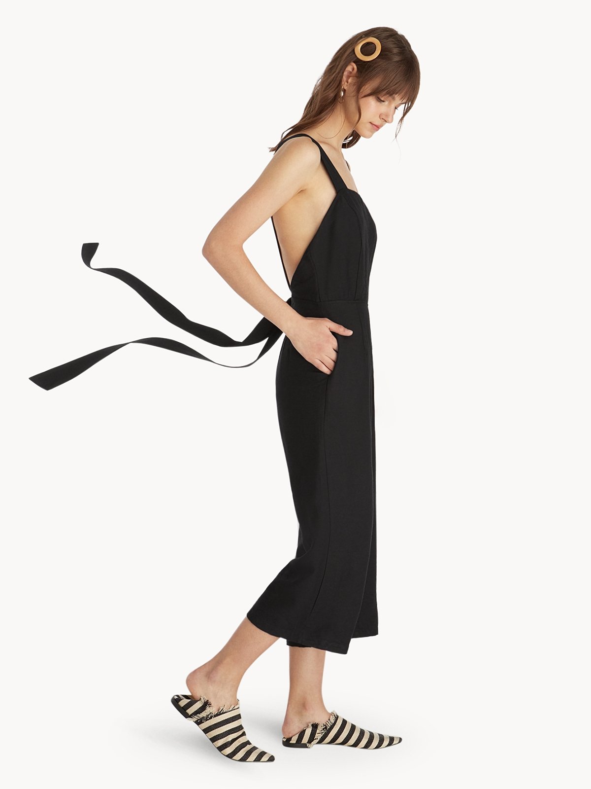 Apron bow sales back jumpsuit