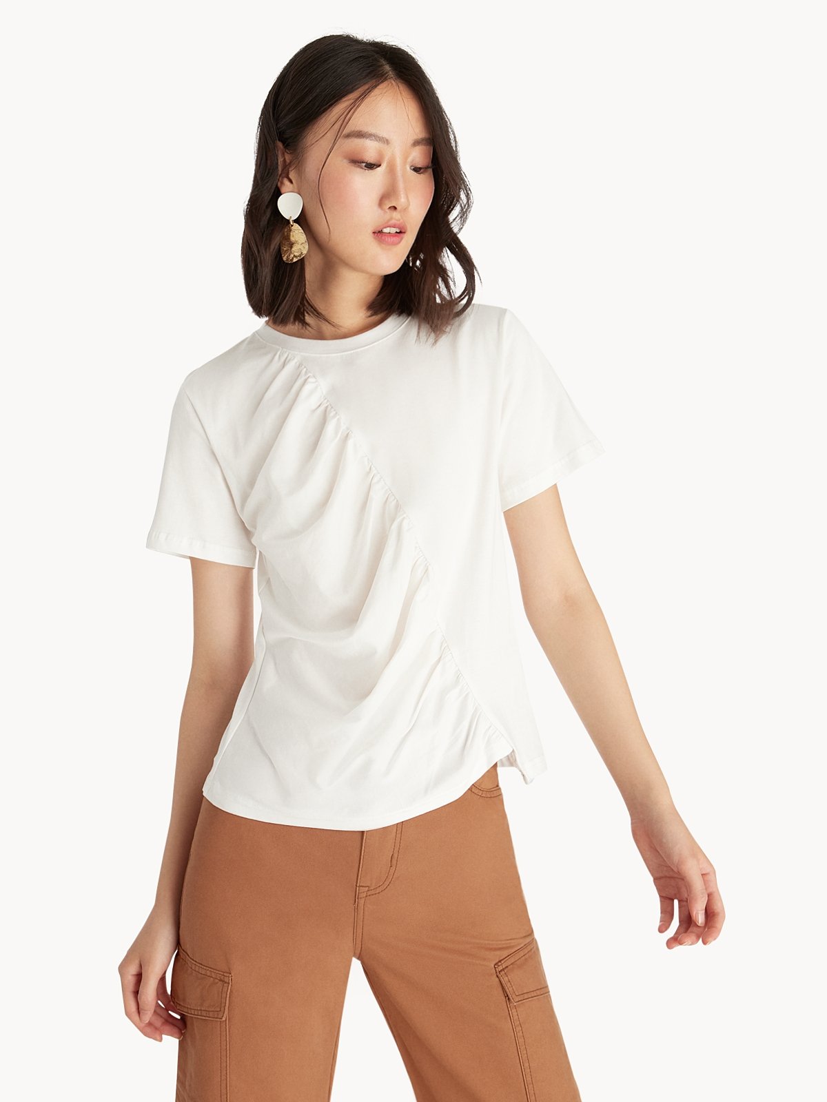 ASYMMETRIC TEE IN WHITE RIB