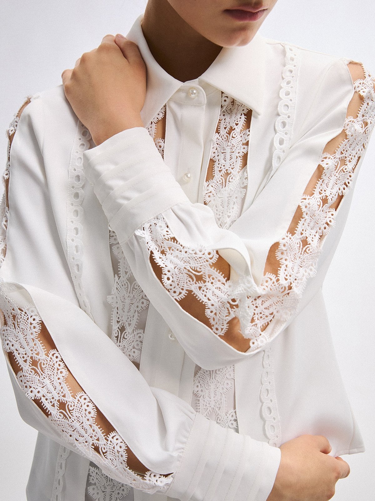 Butterfly Lace Blouse - Off-White - Pomelo Fashion