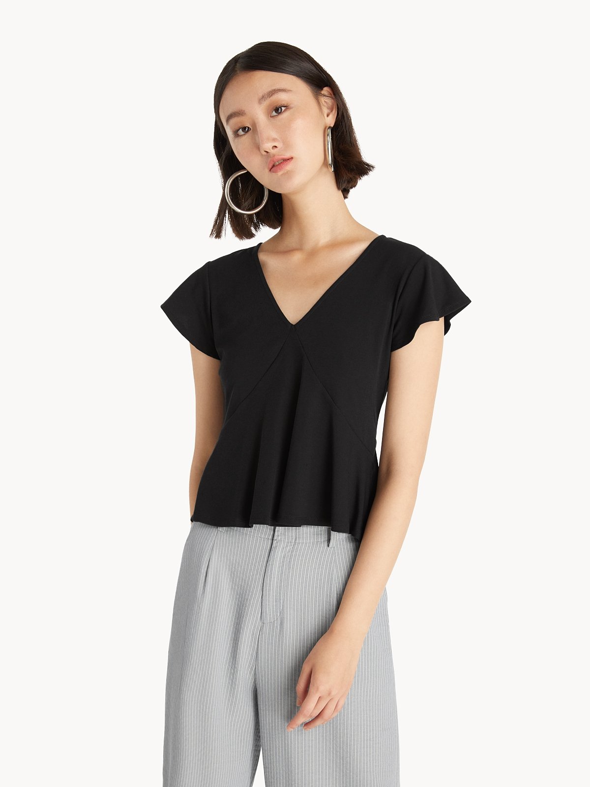 V neck flowy store top