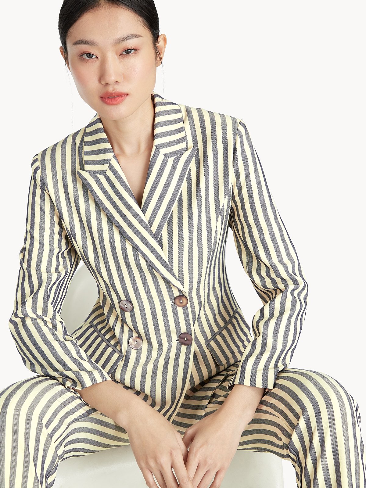 White pinstripe hot sale blazer womens