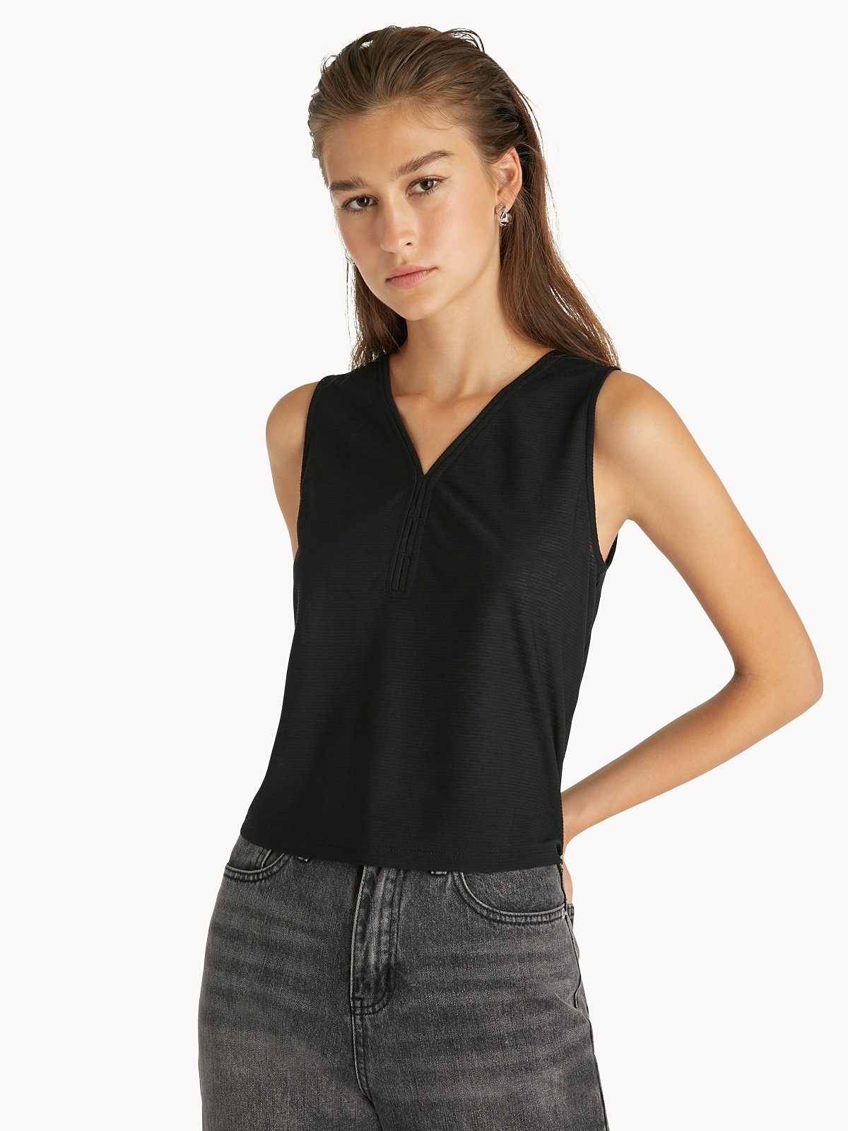 V neck sleeveless top on sale