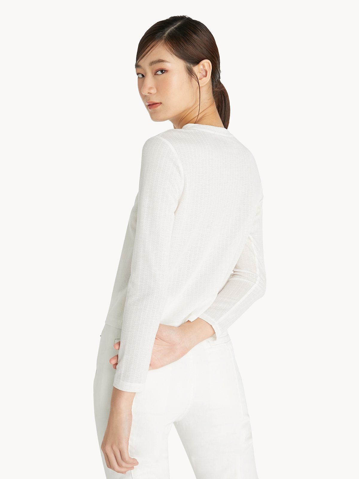 White long shop sleeve active top