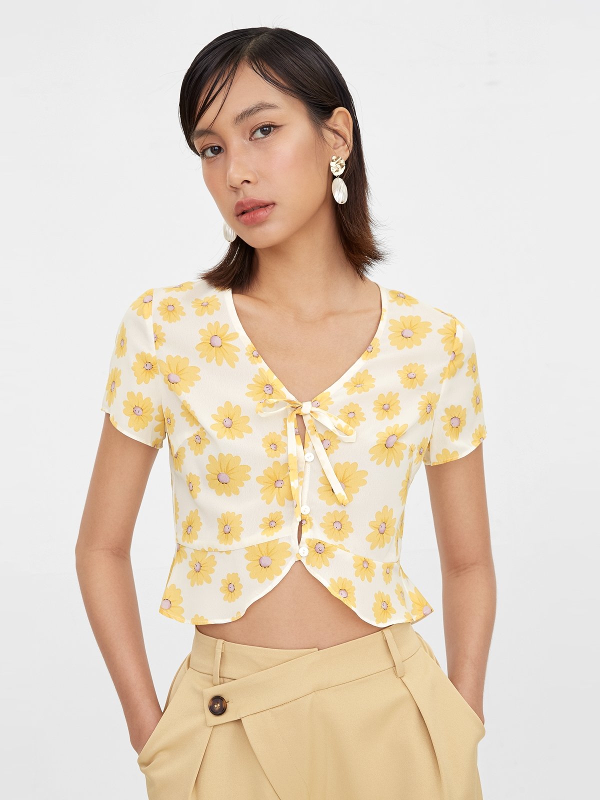 Yellow daisy top top
