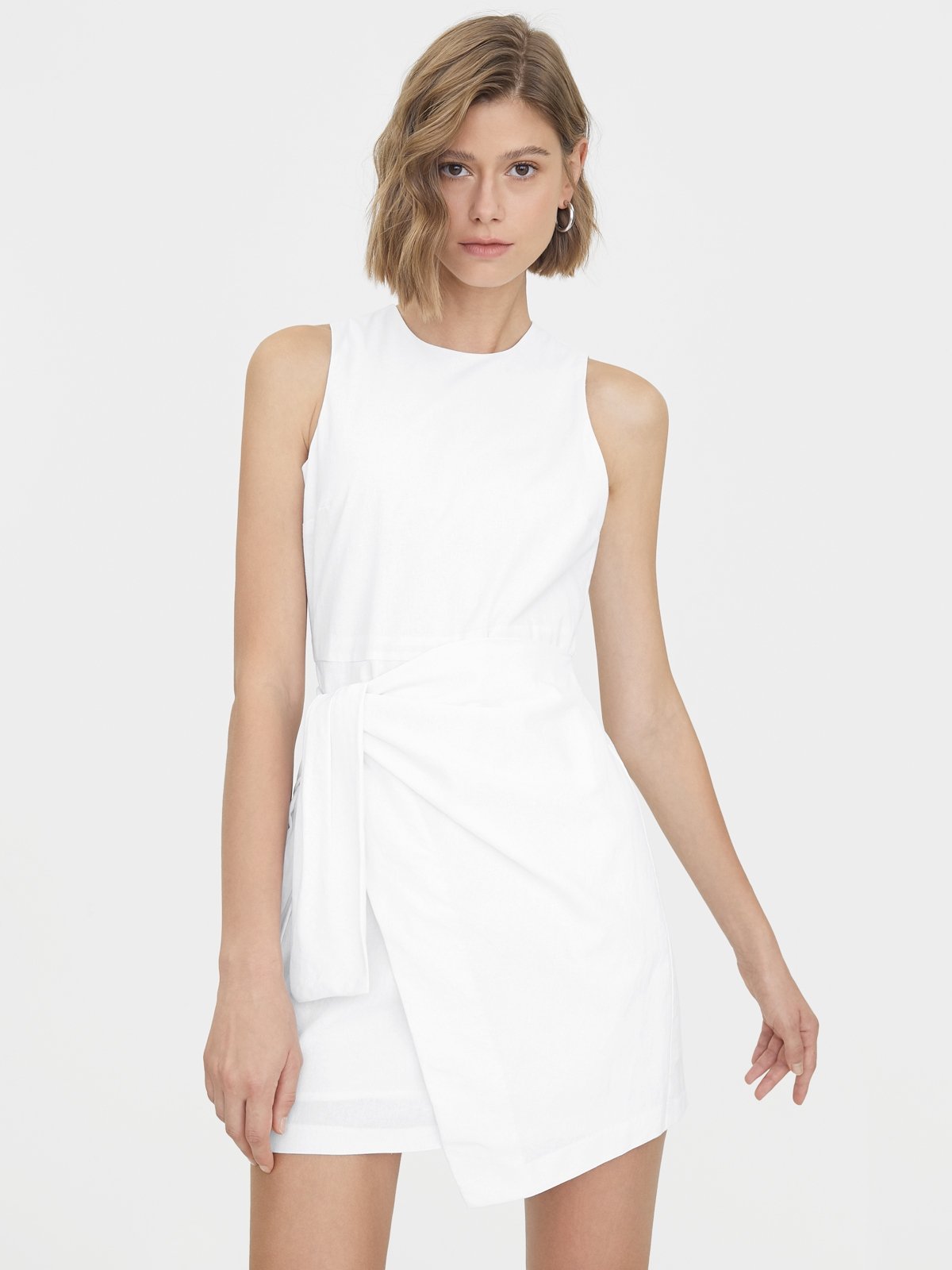 White sleeveless 2025 wrap dress