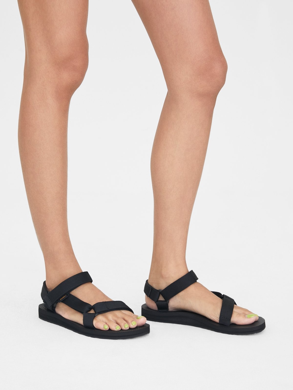 Teva all black store
