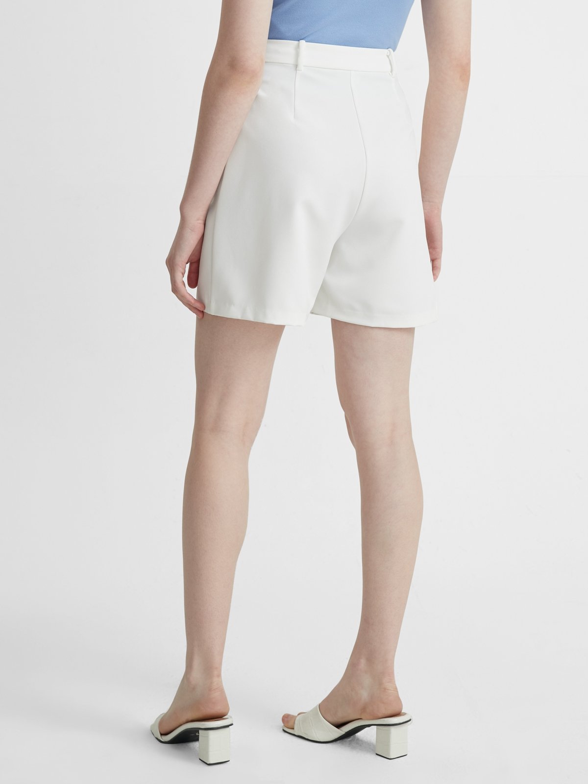 White denim hot sale bermuda shorts