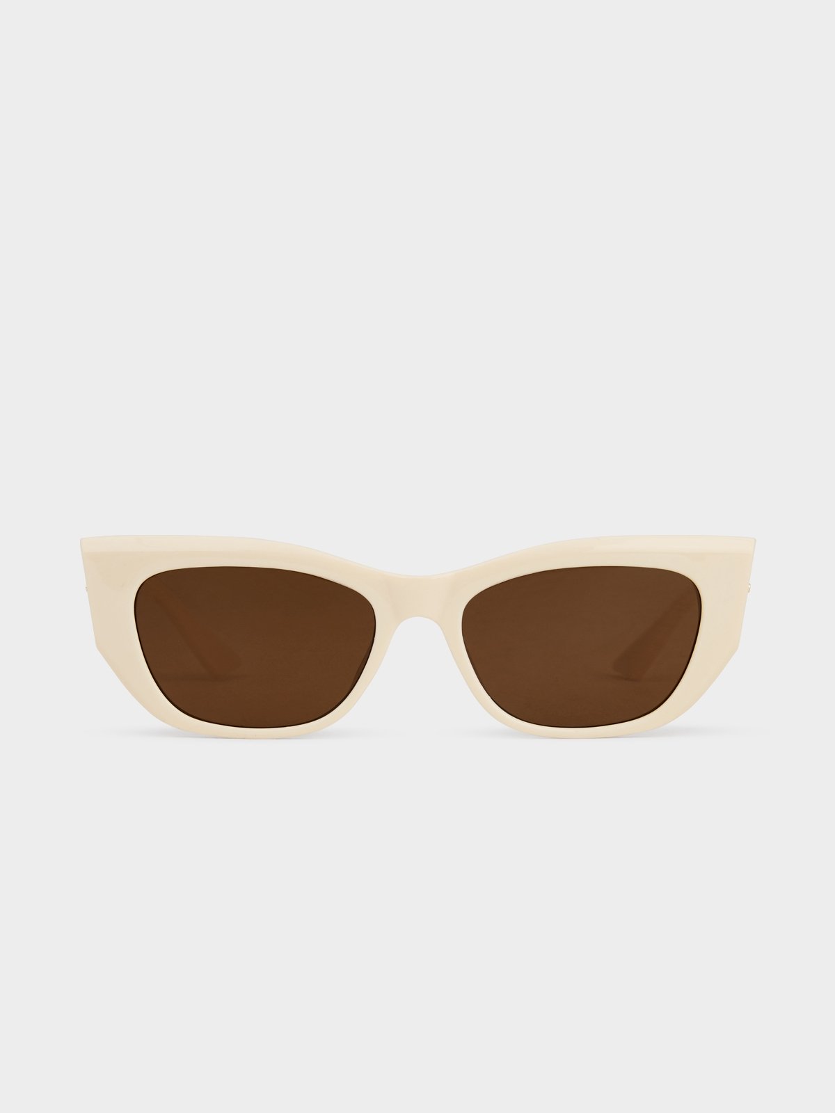 Thick rimmed cat eye sunglasses top