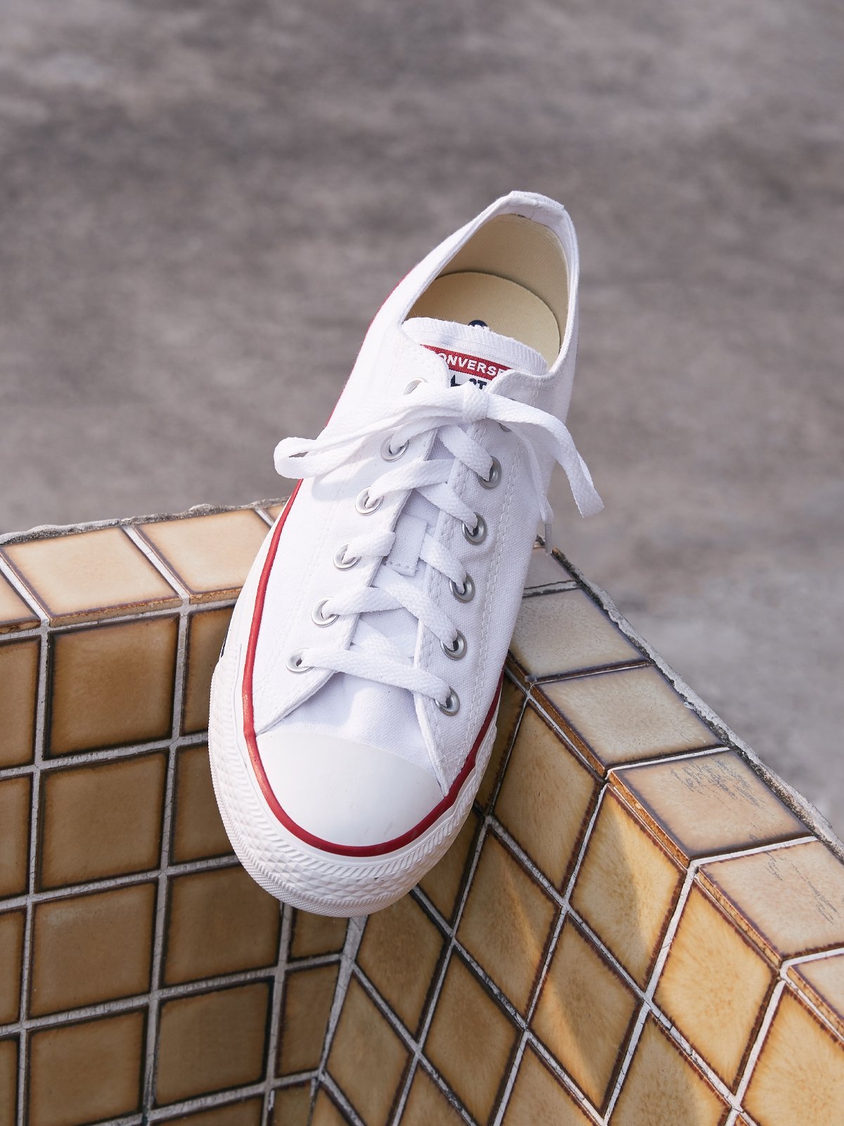 Plain white converse shoes sales