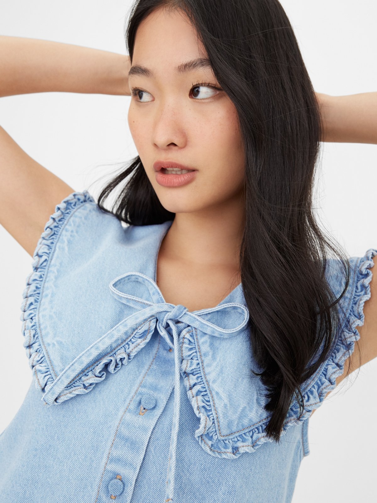 Sleeveless peter pan collar shirt 2025