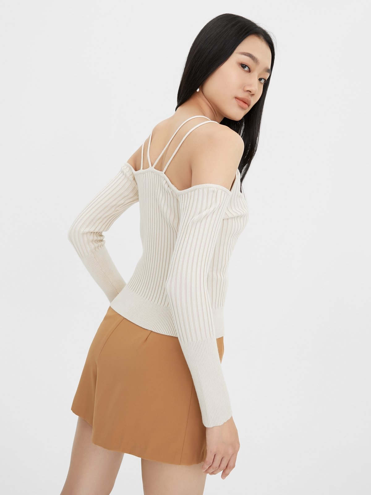 Cold shoulder ribbed discount top