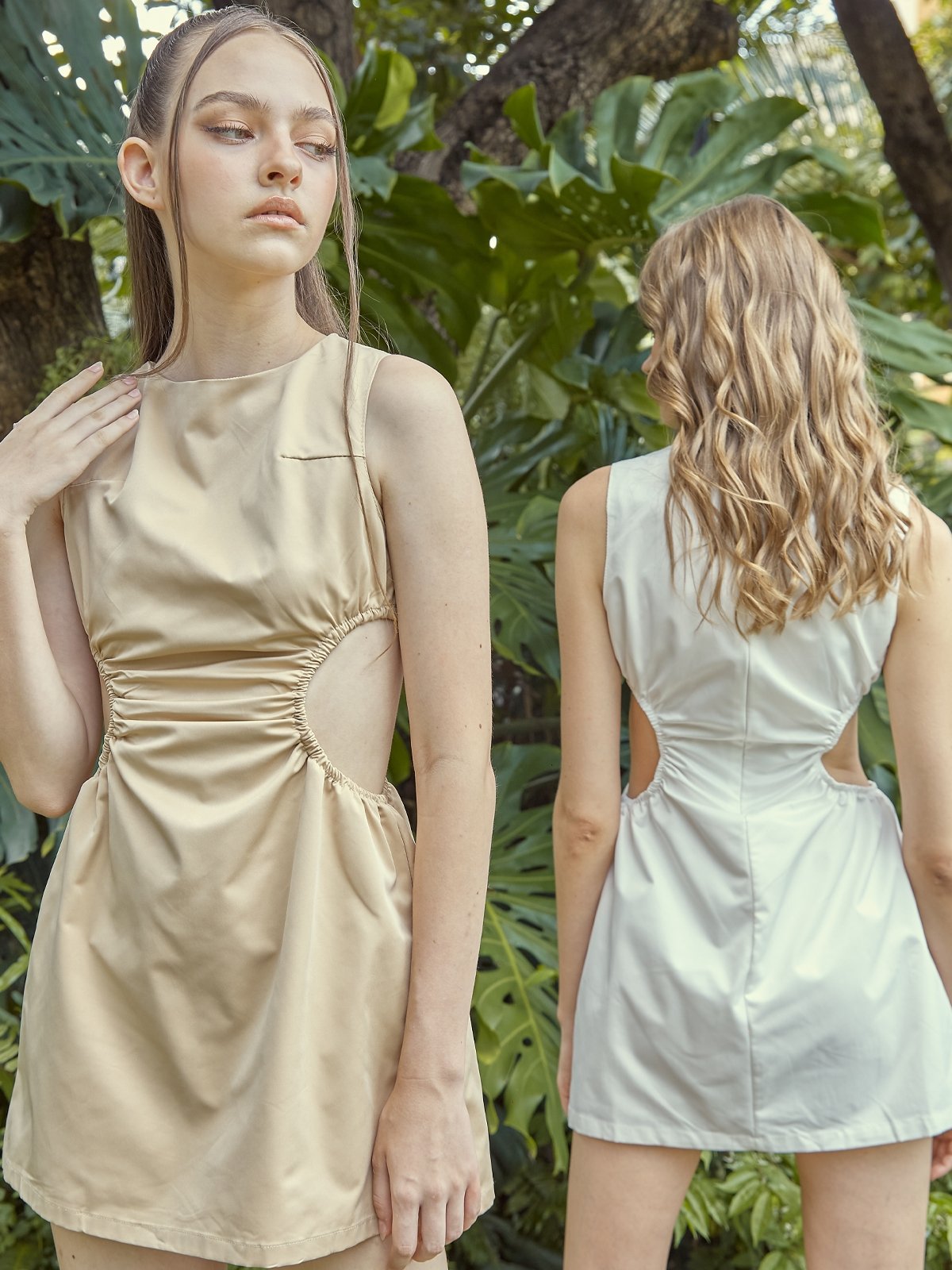 มินิเดรสดีไซน์คัตเอ้าท์ช่วงเอว สี Cream Pomelo Fashion