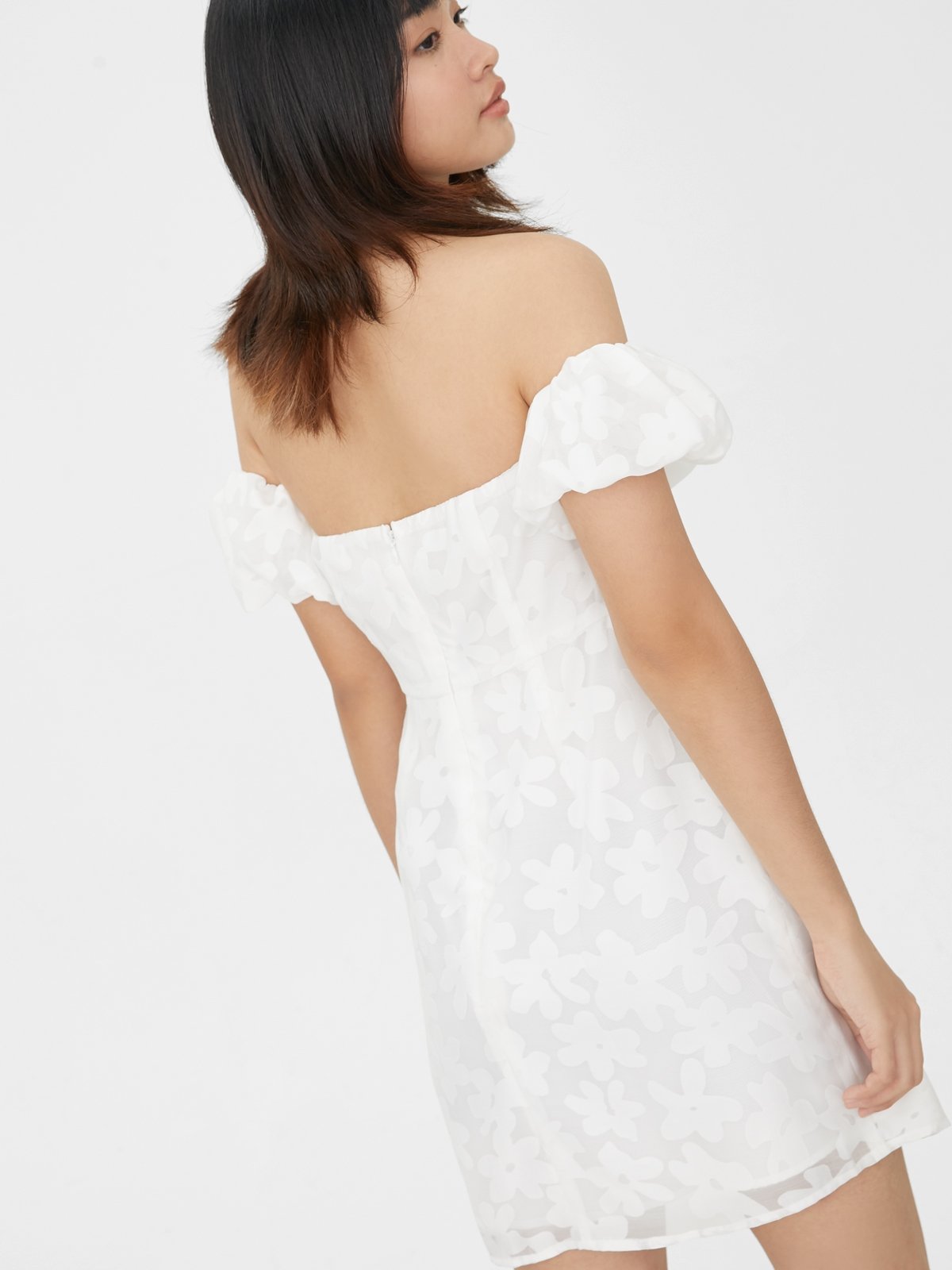 White lace cold new arrivals shoulder dress