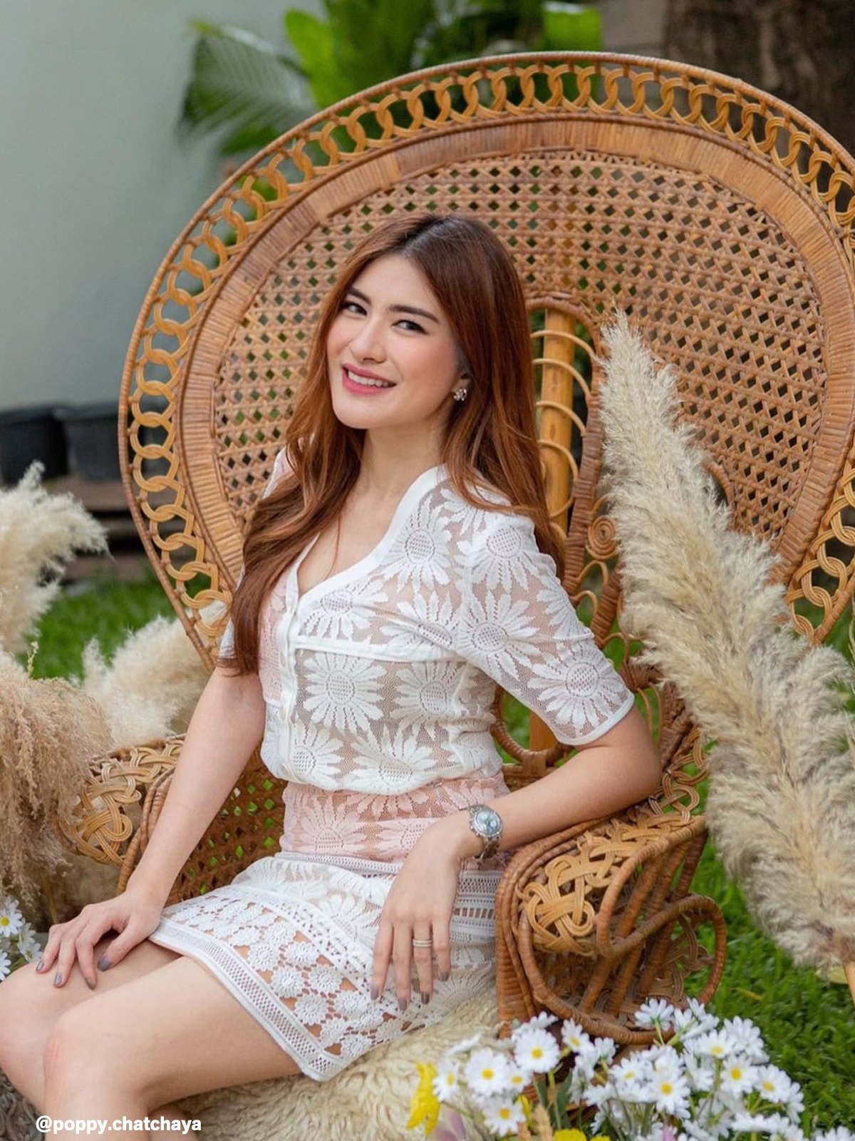 Janesuda x Pomelo Lace VNeck Top Multi Color Pomelo Fashion