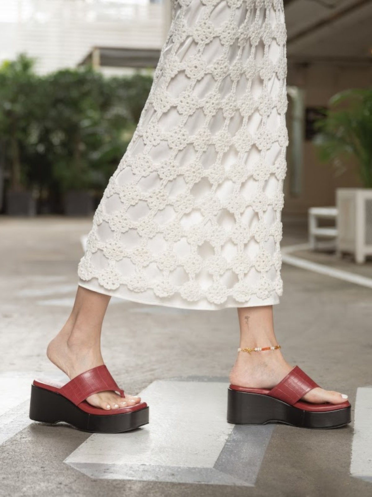 Croc best sale print sandals