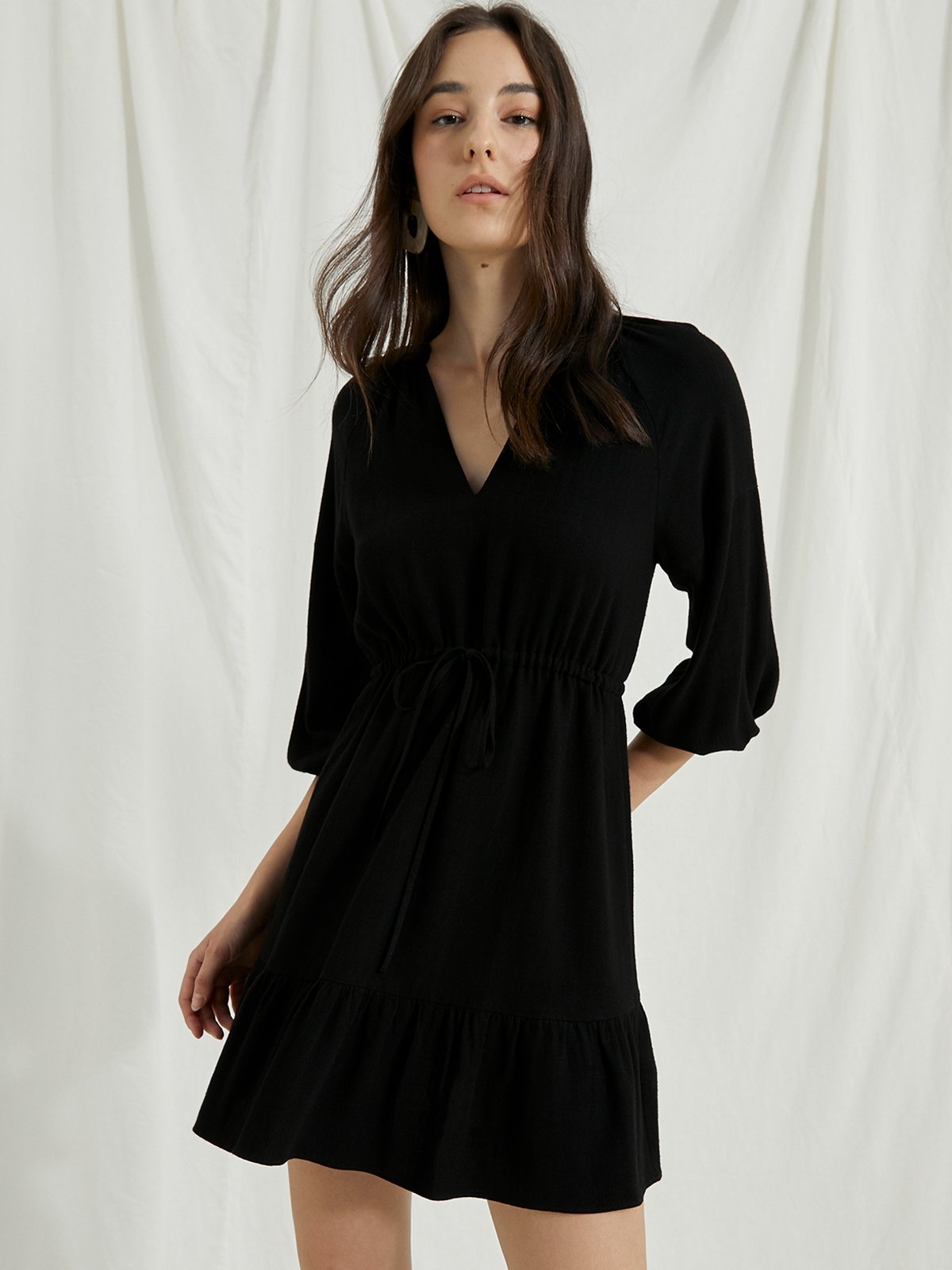 Low cut black dress with sleeves top