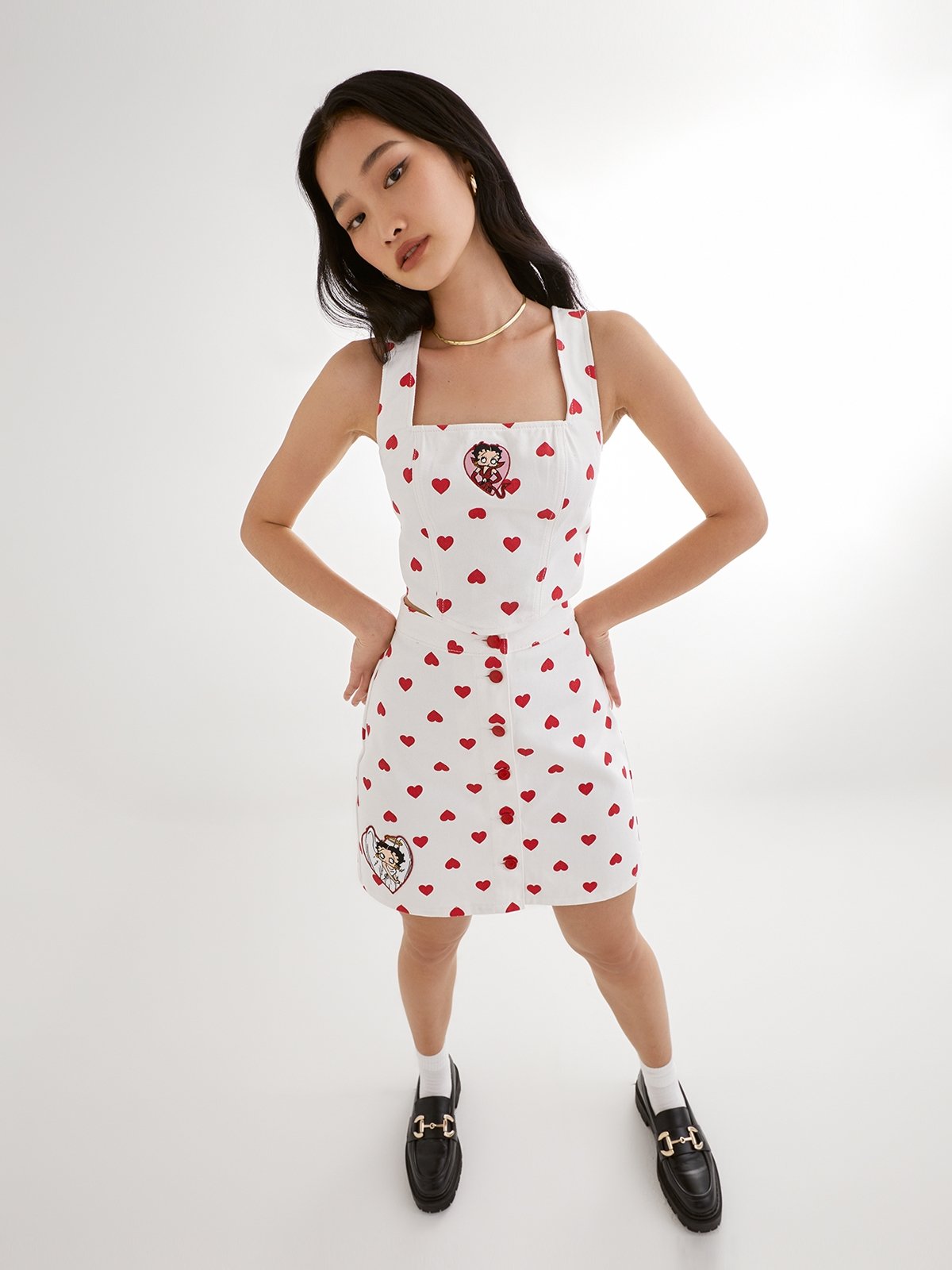 Pomelo x Betty Boop™ เสื้อแขนกุดทรงคอร์เซตพิมพ์ลายหัวใจ สีขาว