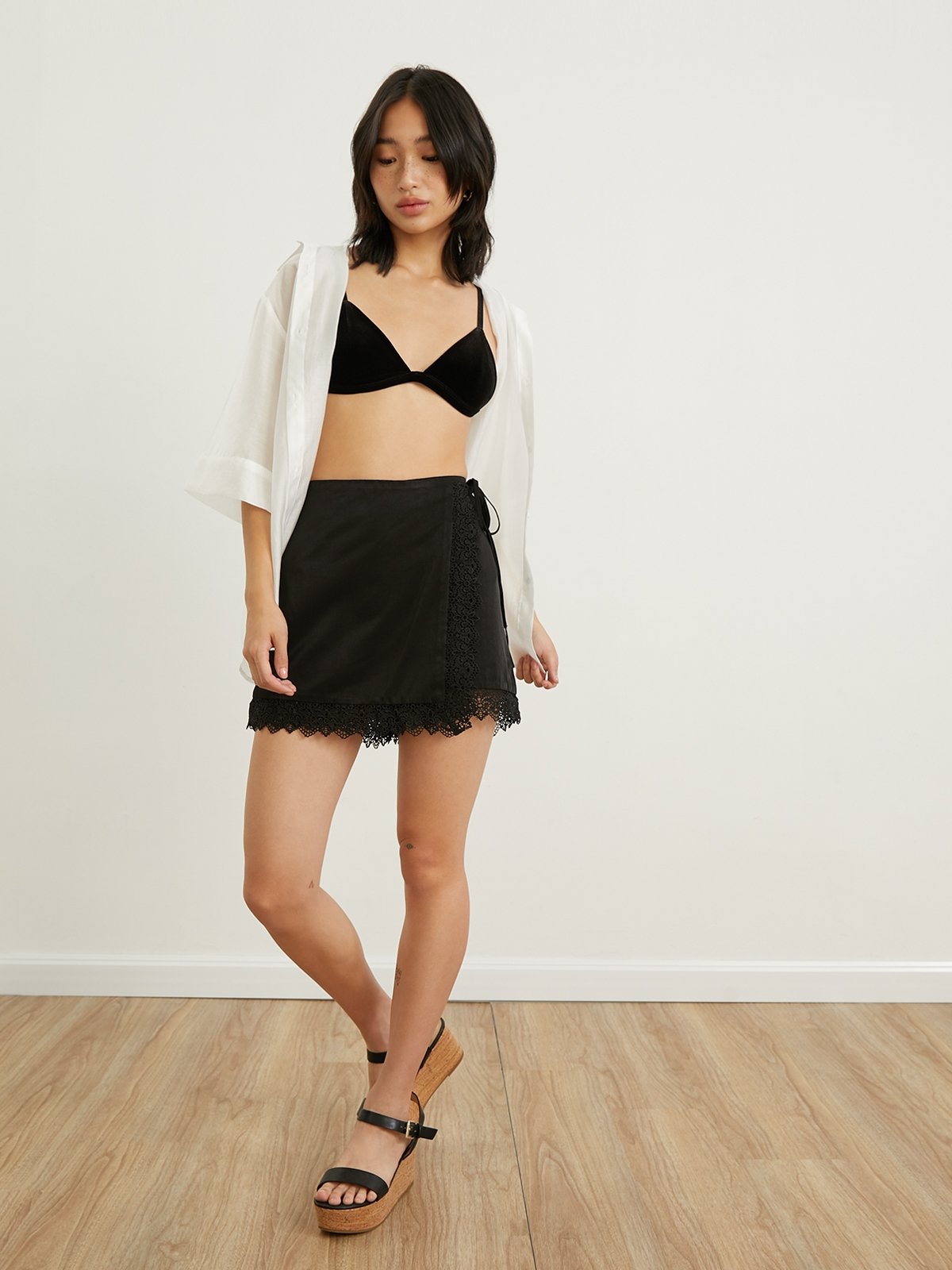 Black top fashion skort