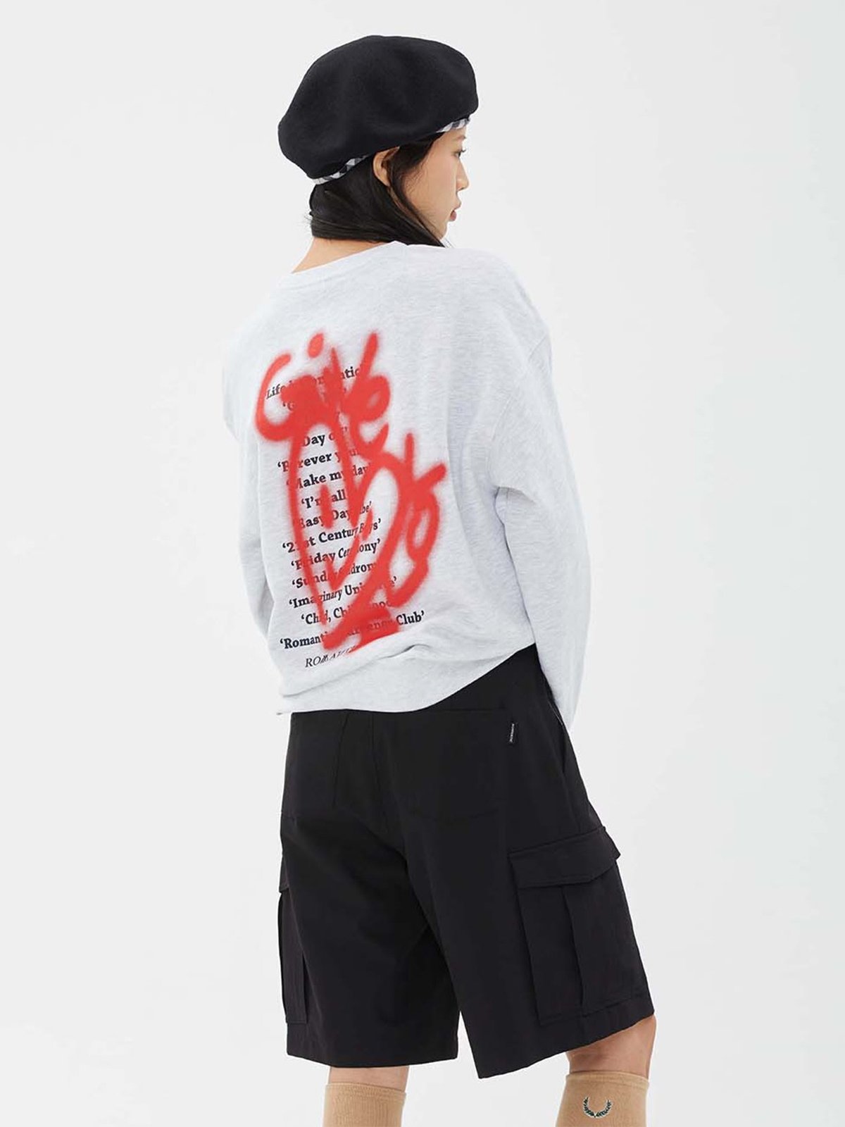 ★2022SS新作★ROMANTIC CROWN★GIVE LOVE SWEAT SHIRT Romantic Crown X Give Love Sweat Shirt - Light Grey - Pomelo