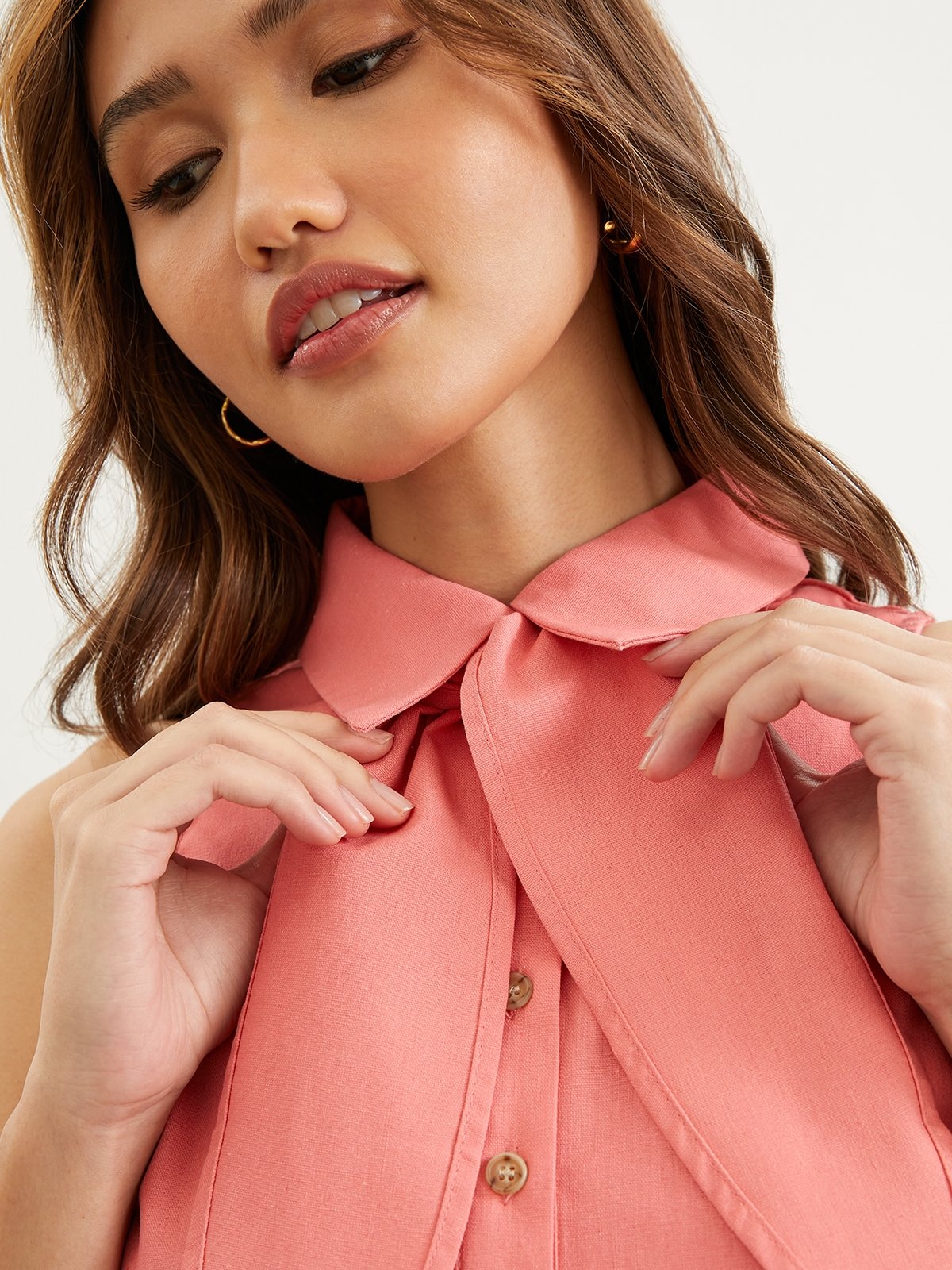 Bow top tie collar