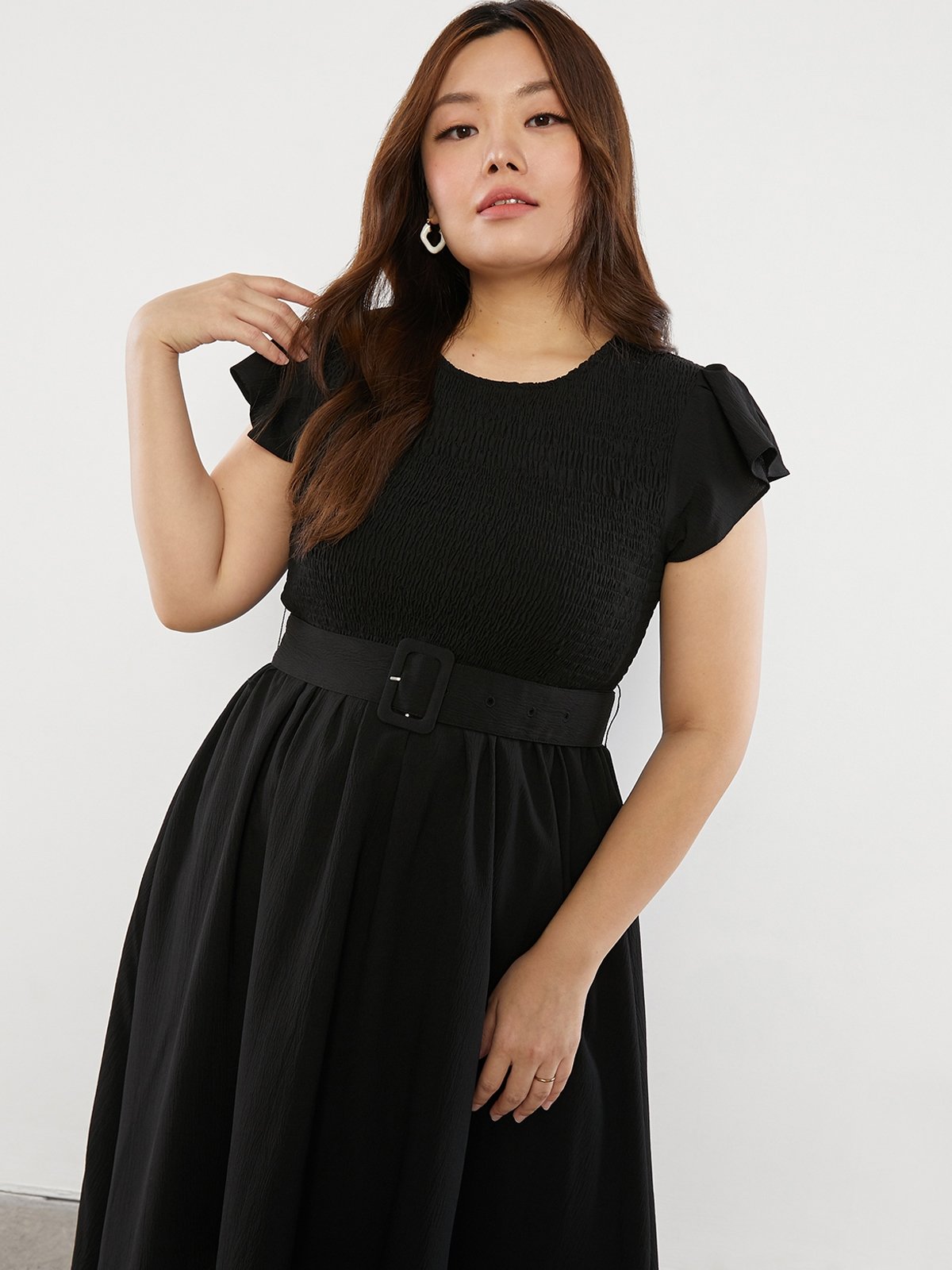 Casual black online dress with sleeves