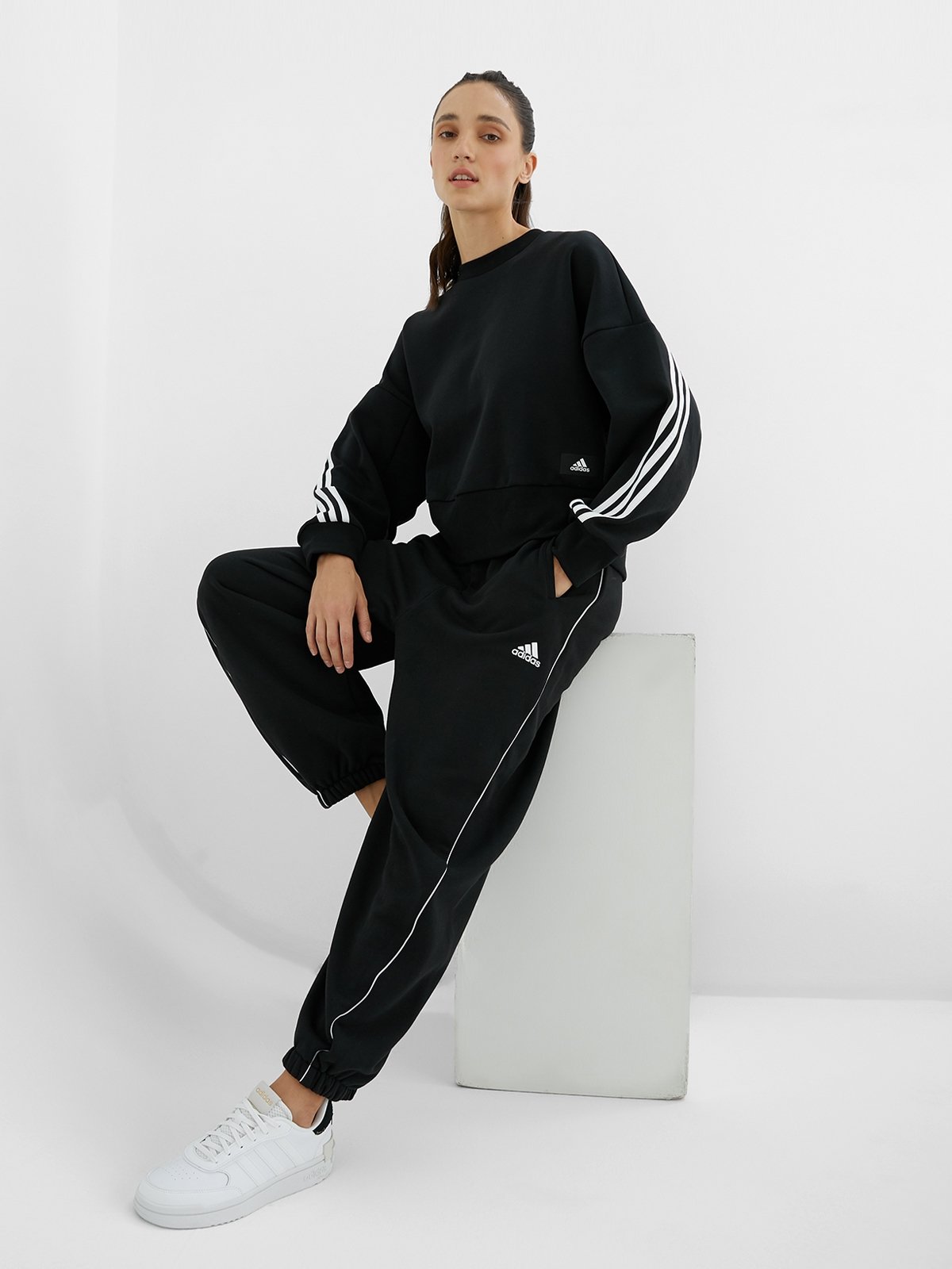 Adidas china discount joggers sales