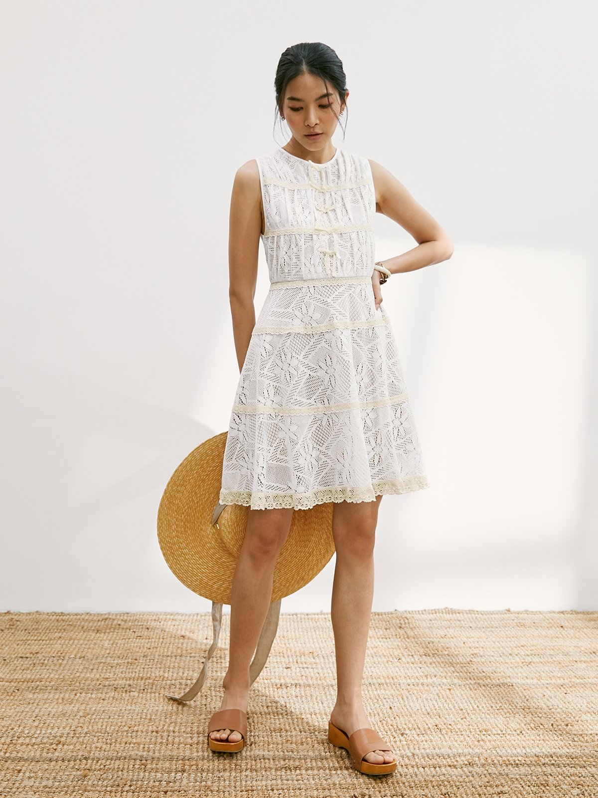 Janesuda x Pomelo Lace Accent Tie Front Sleeveless Dress Cream