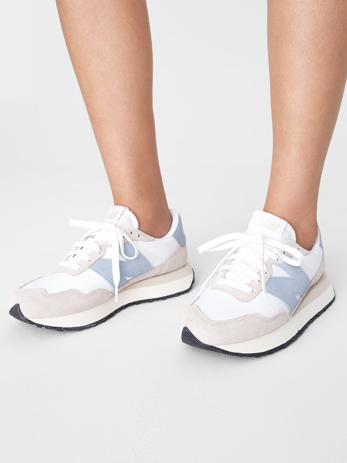 WS237RC Sneakers White Blue Pomelo Fashion