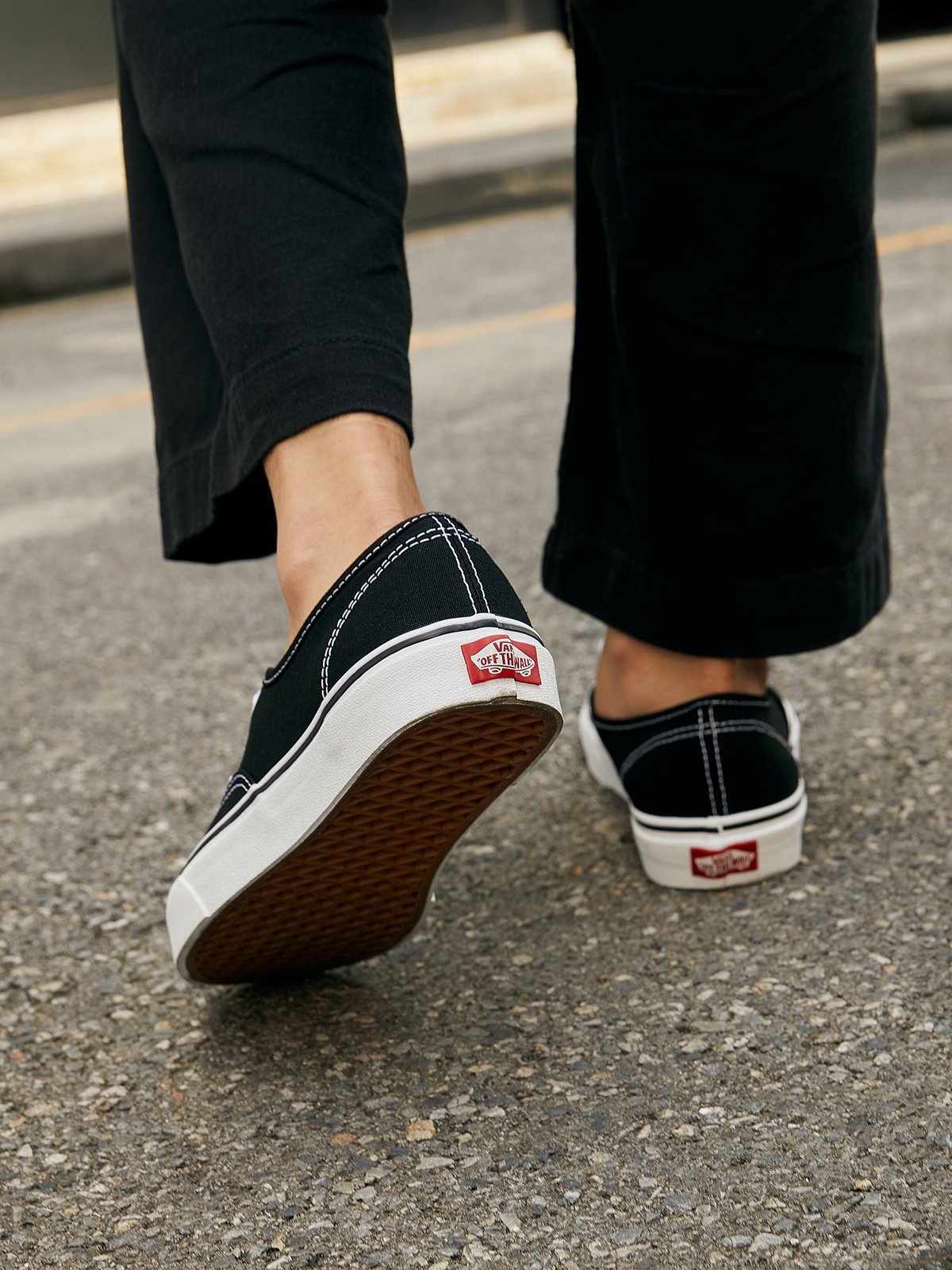 UA Authentic Black