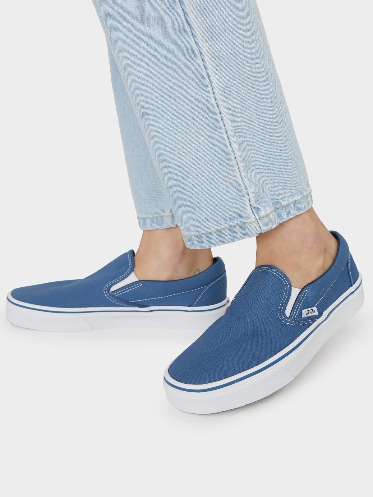 Classic Slip-On Navy Pomelo Fashion