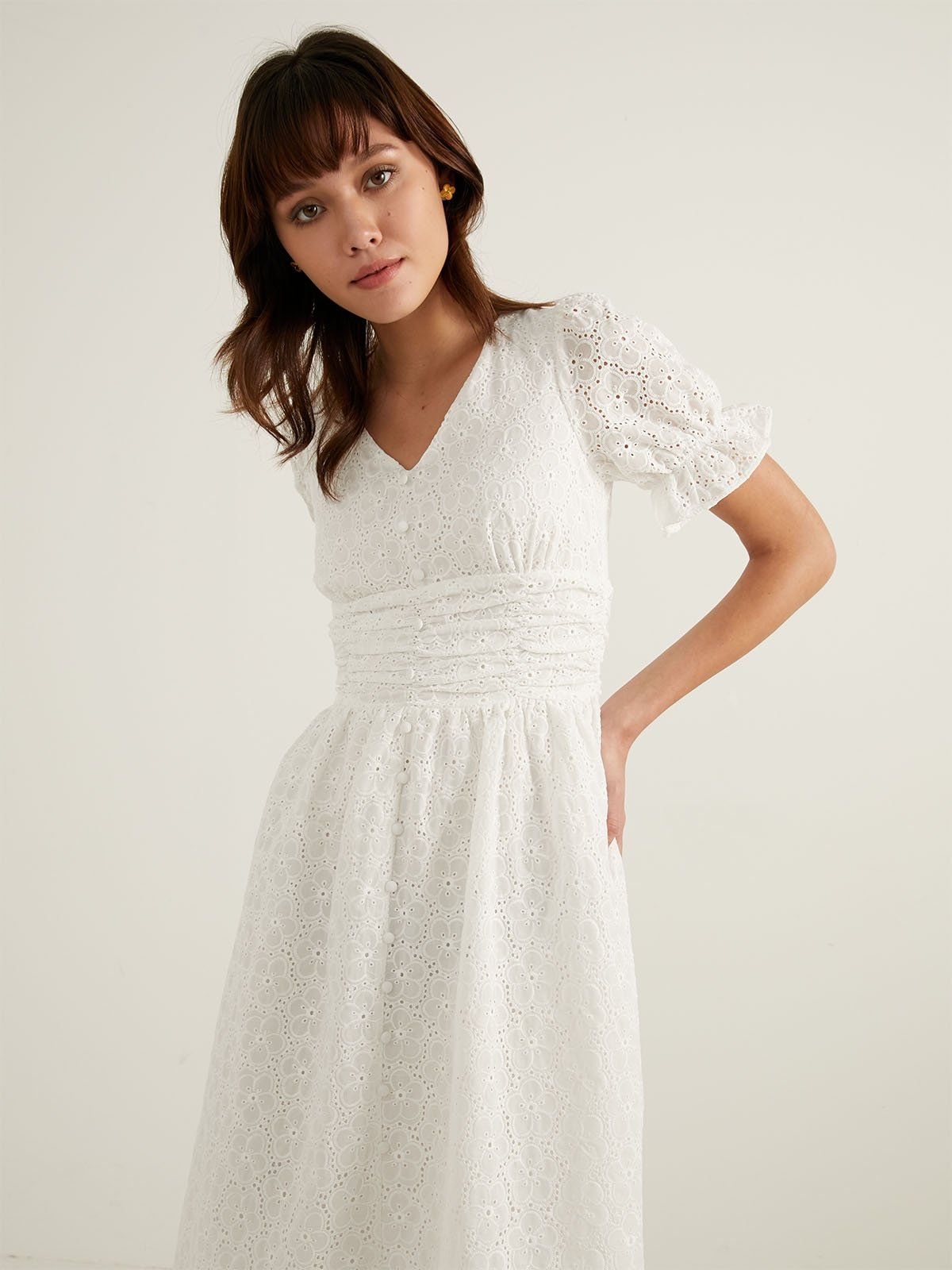 White floral plunge best sale midi dress
