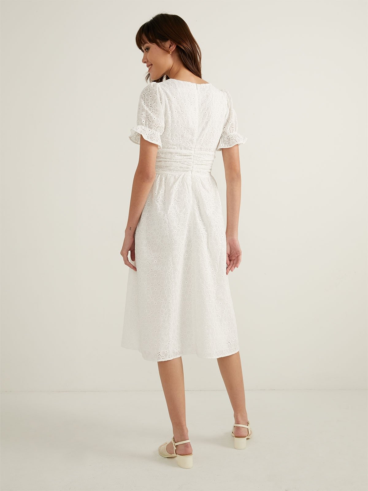 White floral plunge best sale midi dress