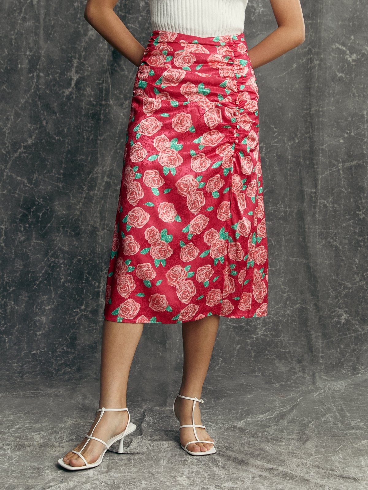 Red floral skirt outfit online