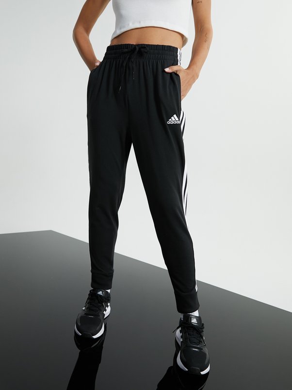Sport Inspired Lougewear Essentials High-Waisted Logo Leggings - Black -  Pomelo Fashion