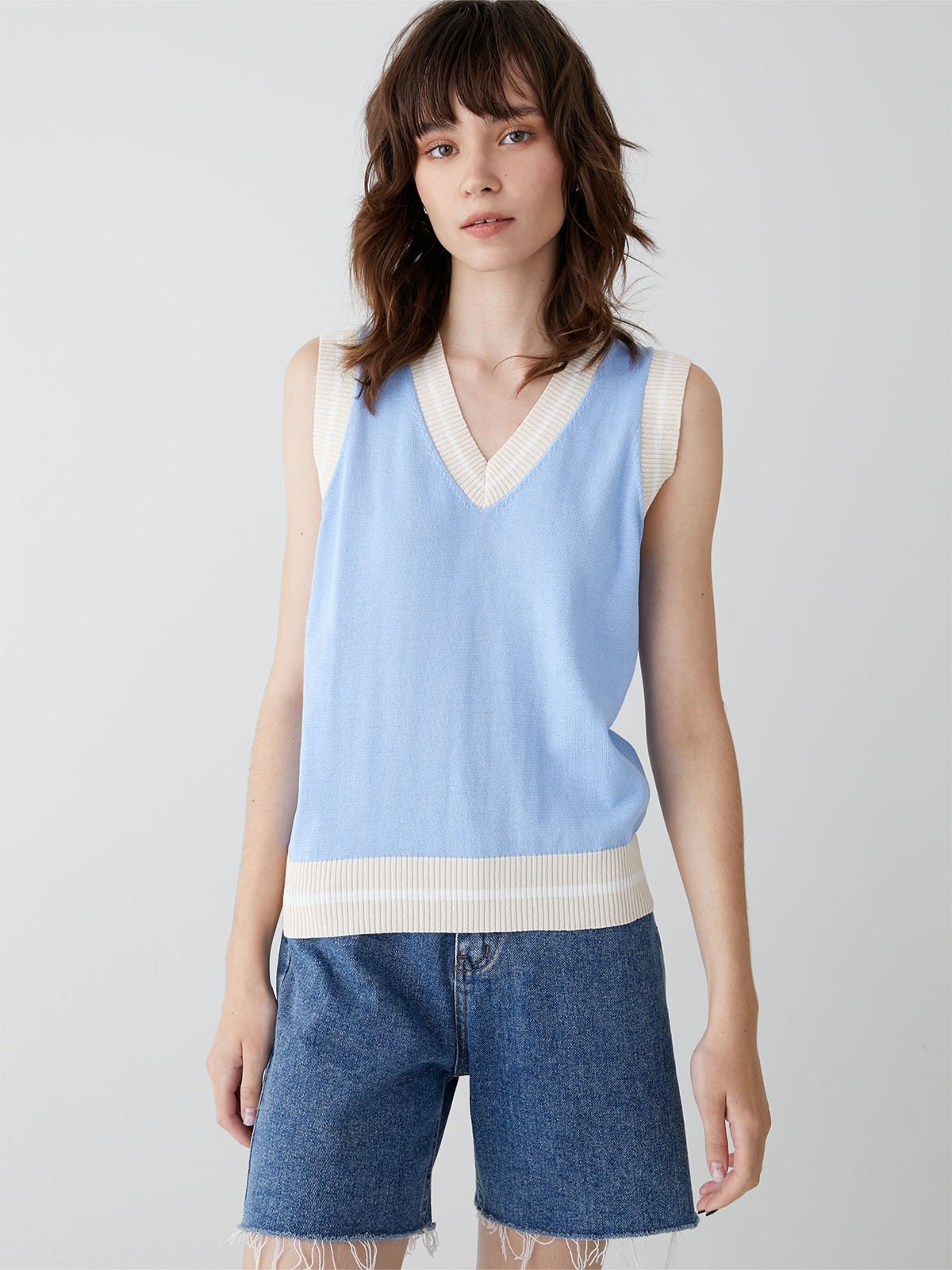 Tie Neck Contrast Trim Button Sweater Vest main image 0