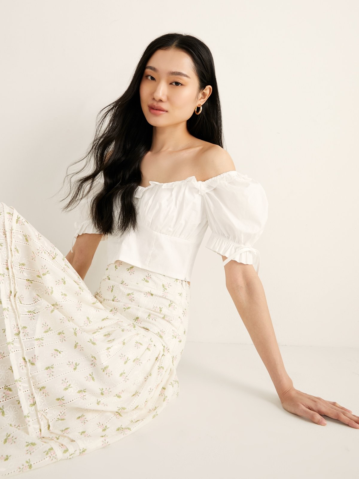 Ladies white puff on sale sleeve blouse