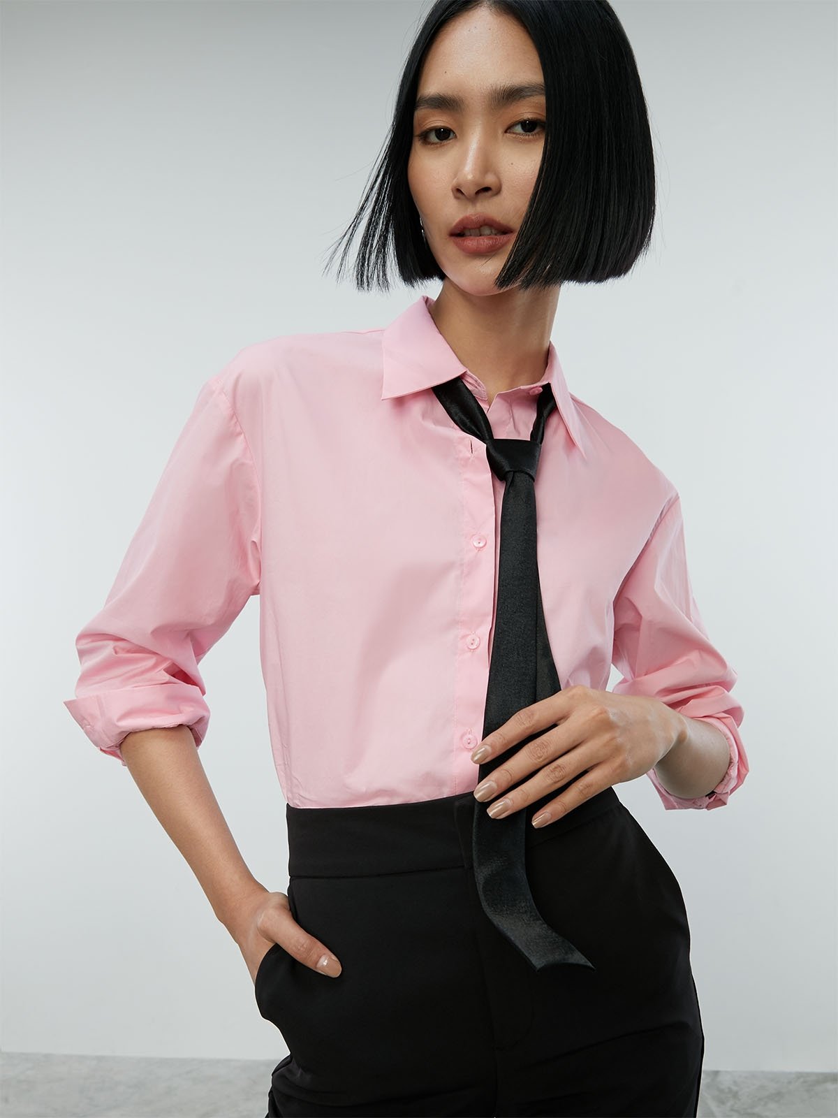 Caucasian Latin Woman with Pink Shirt and Black Pants Posing at Daytime  Stock Photo - Image of city, mexico: 215101450