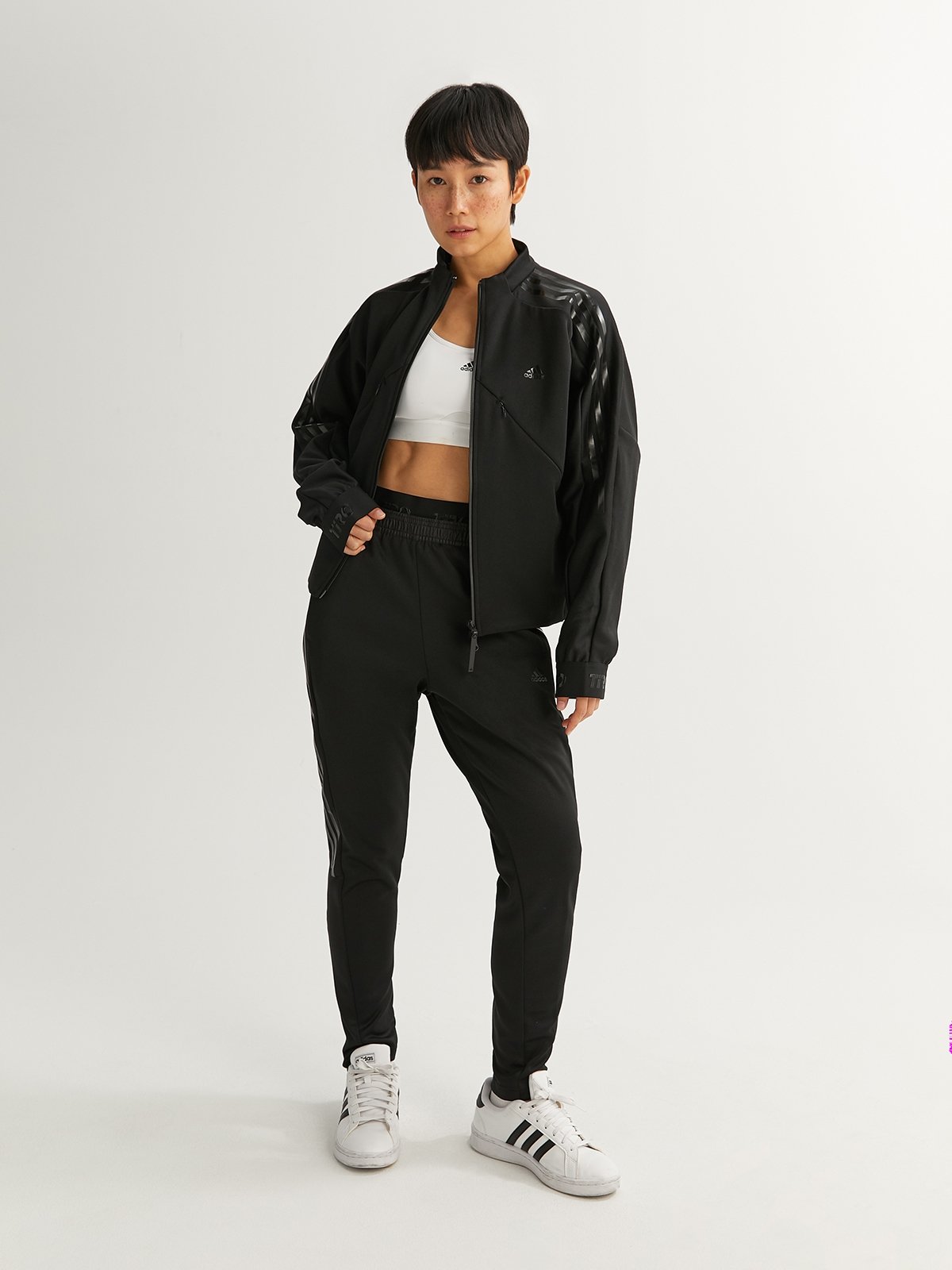 Tiro black top