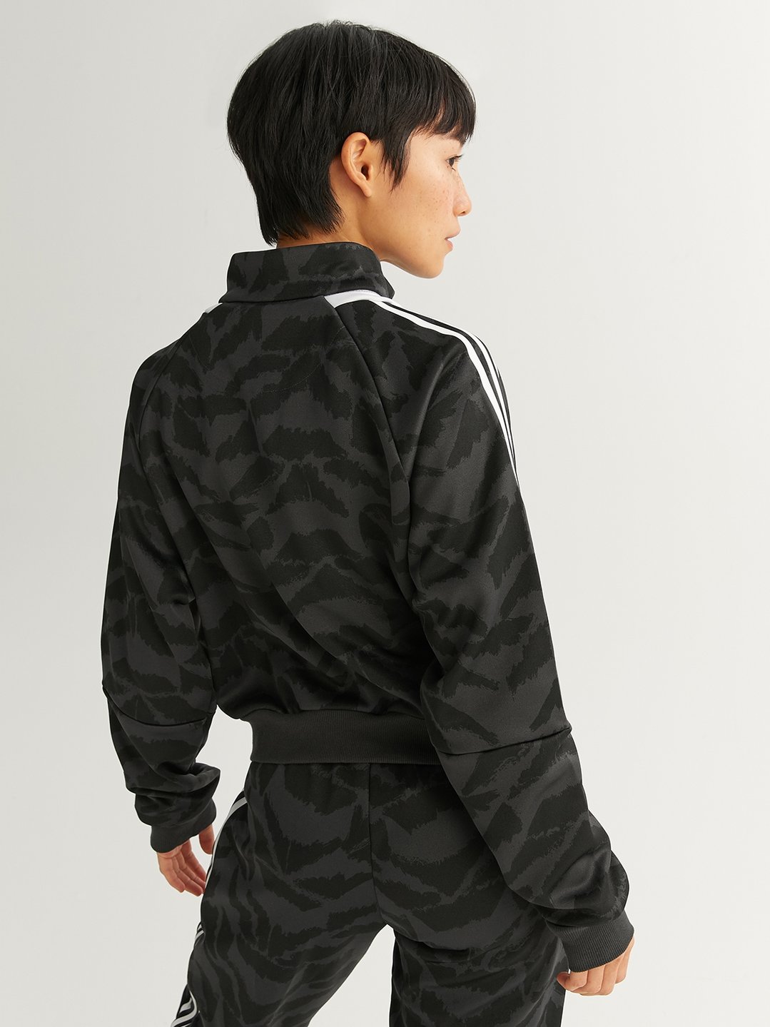 Track Carbon/Black/White Tiro Fashion Suit - Top - Pomelo Lifestyle Up