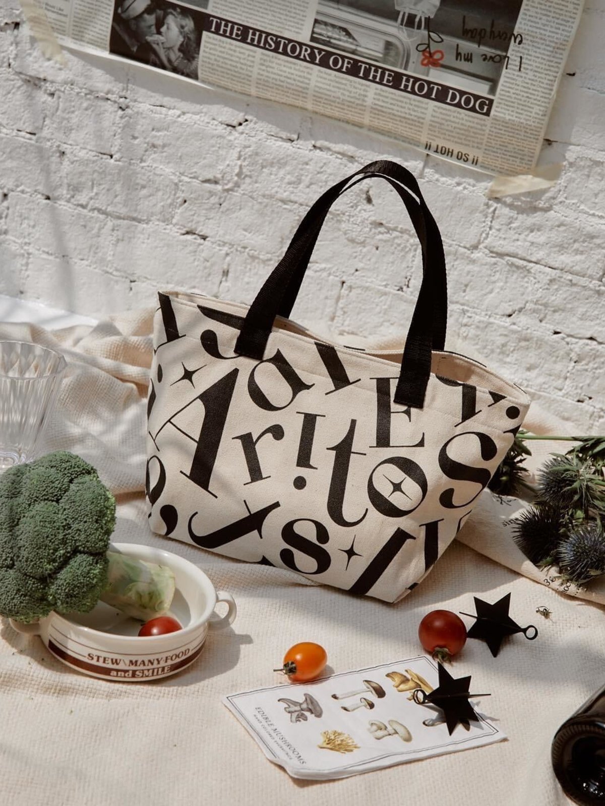 Recycled Canvas Size M Tote Black Dizzy Pomelo Fashion