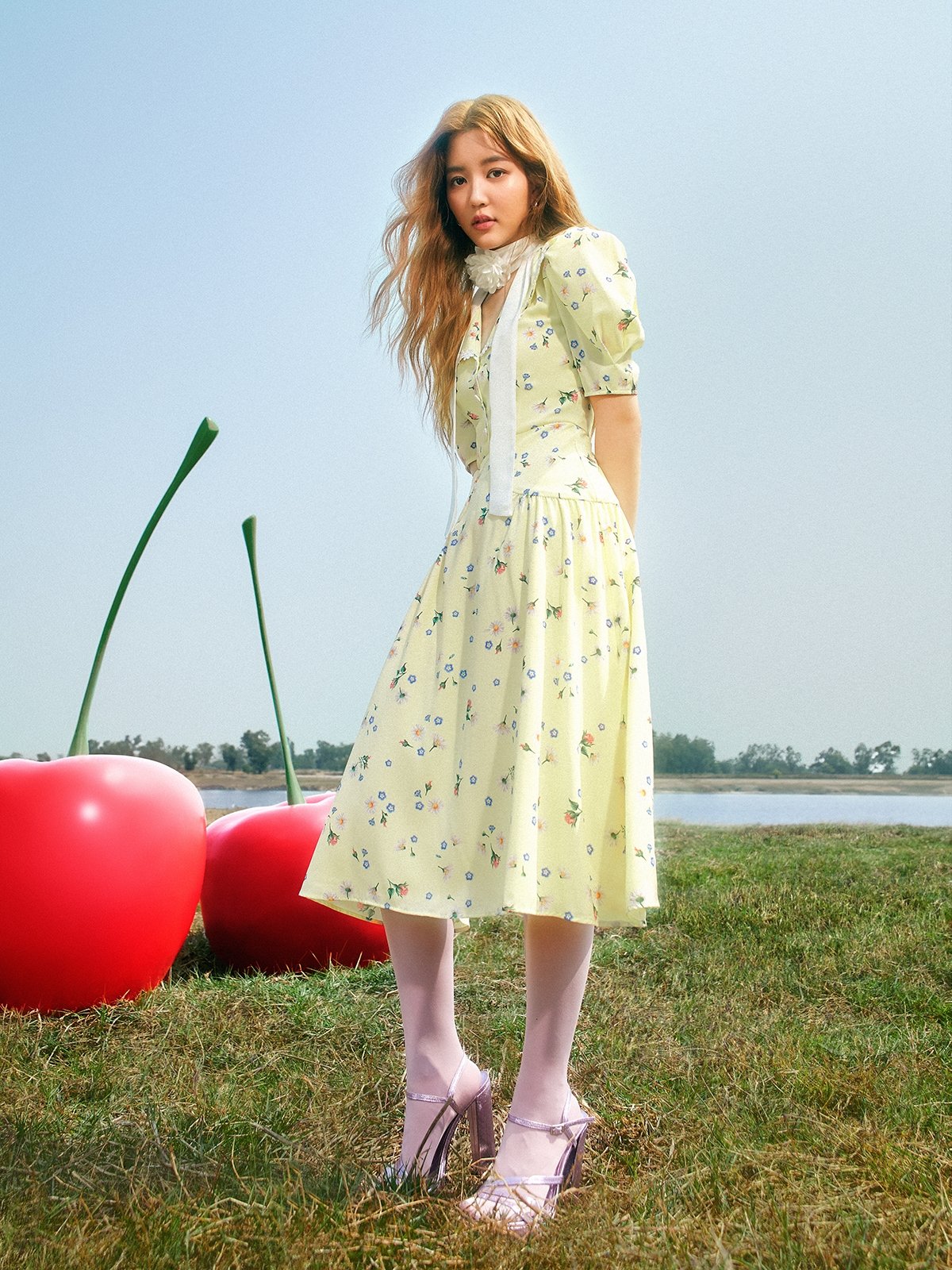 Sretsis Pomelo. Rosa Daisy Forget me not Midi Dress Yellow