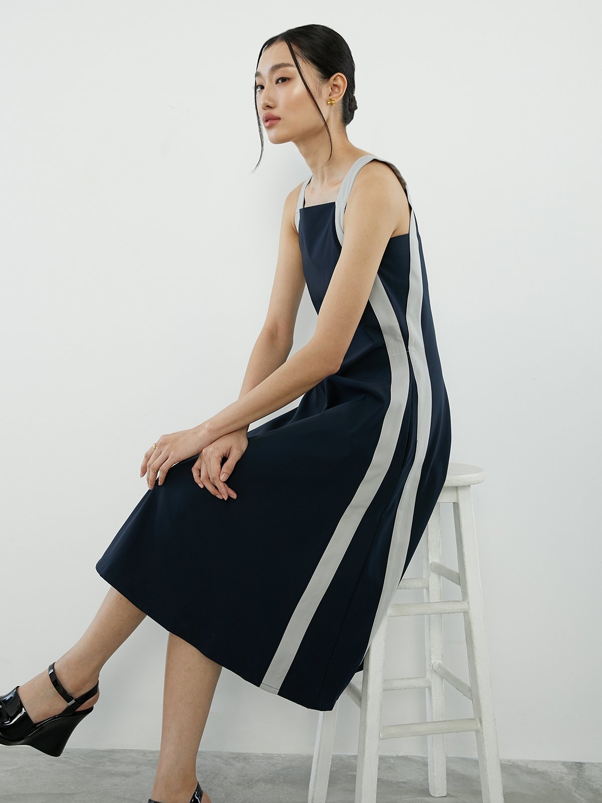 Sleeveless Midi Dress Navy Pomelo Fashion