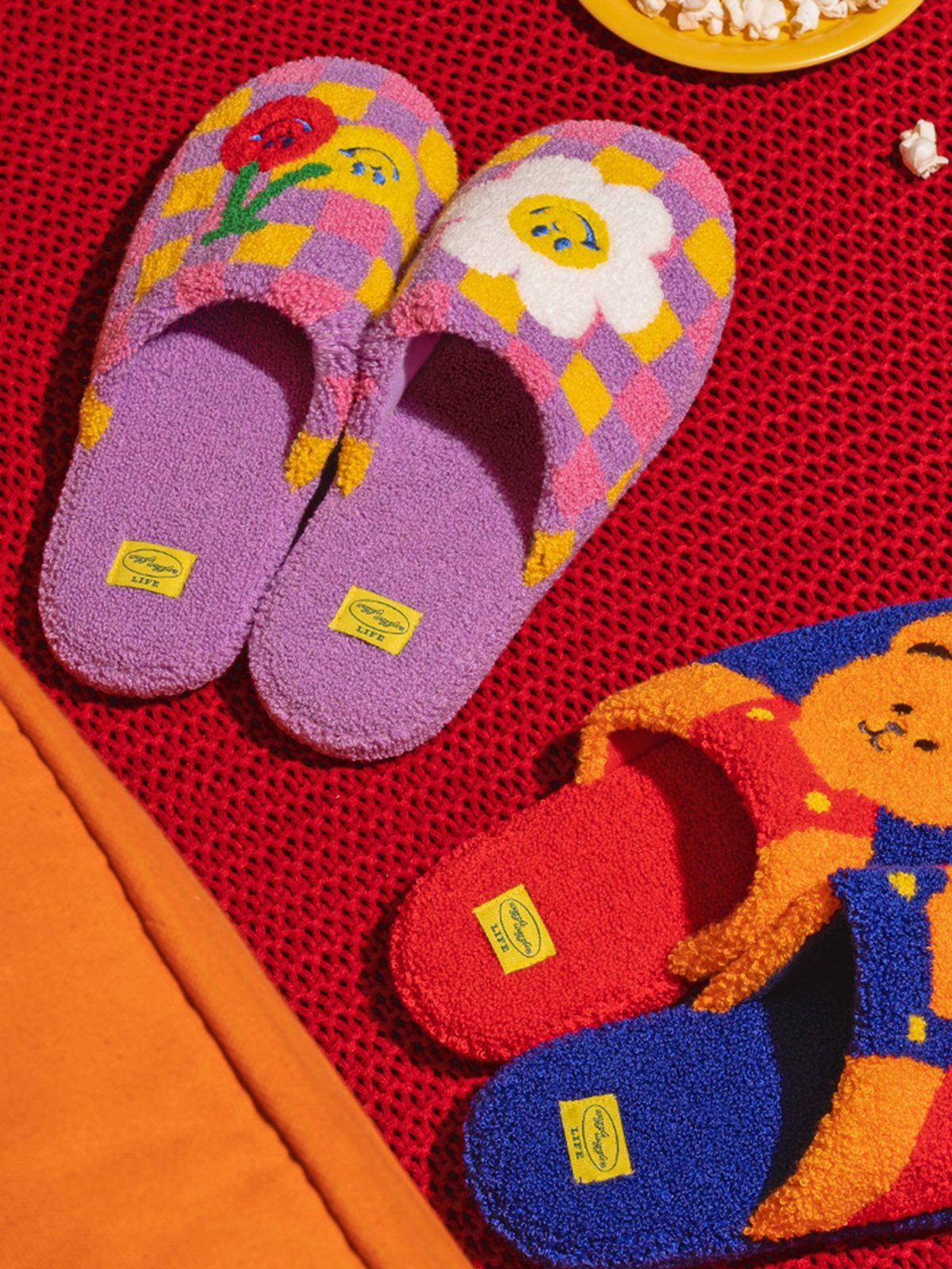 terry-home-slippers-cartoony-smile-pomelo-fashion