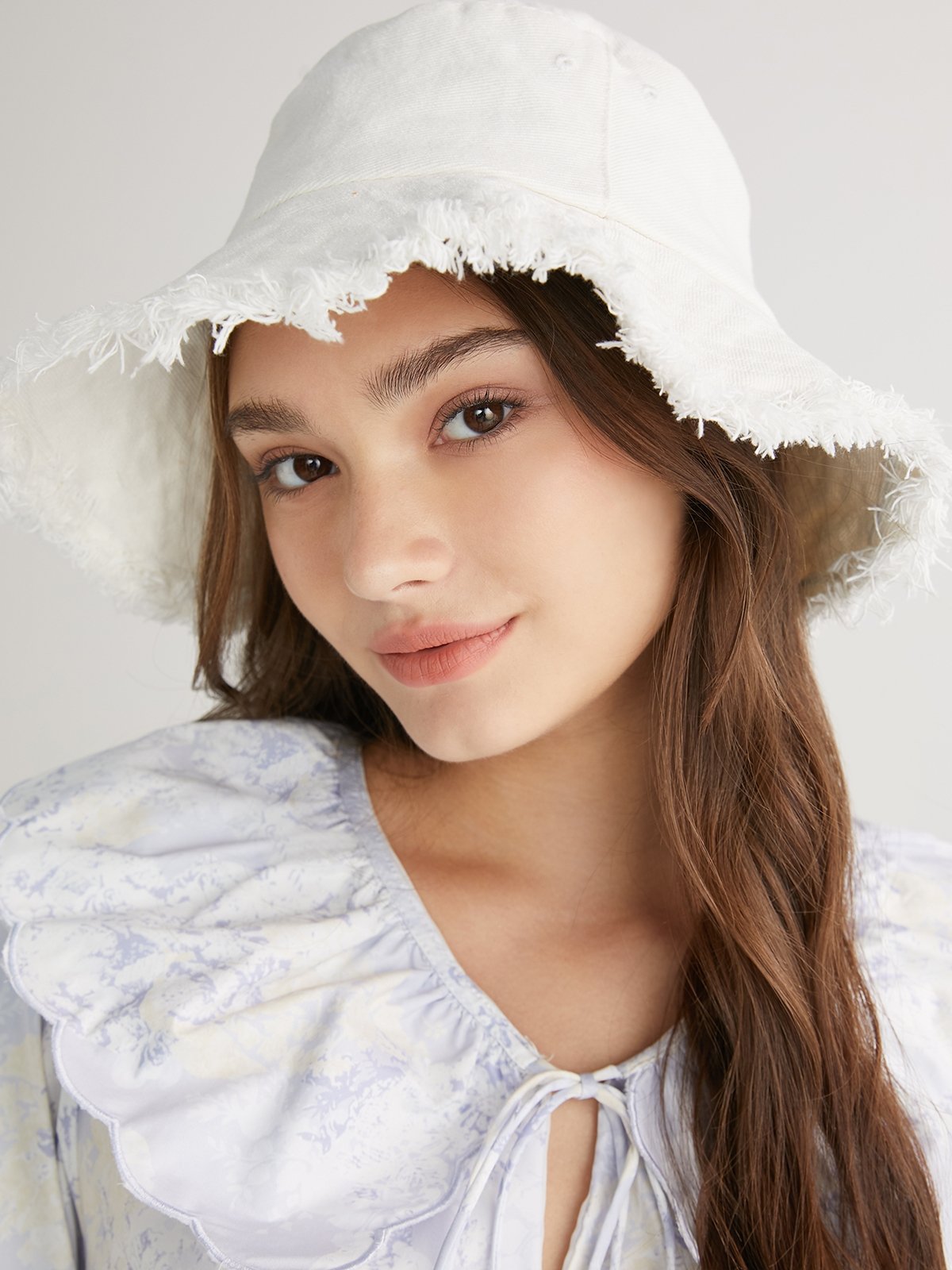 Frayed shop bucket hat