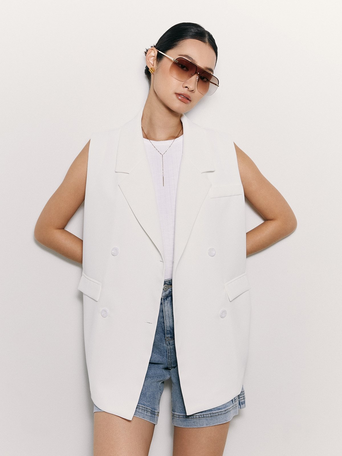 White sleeveless sale long vest