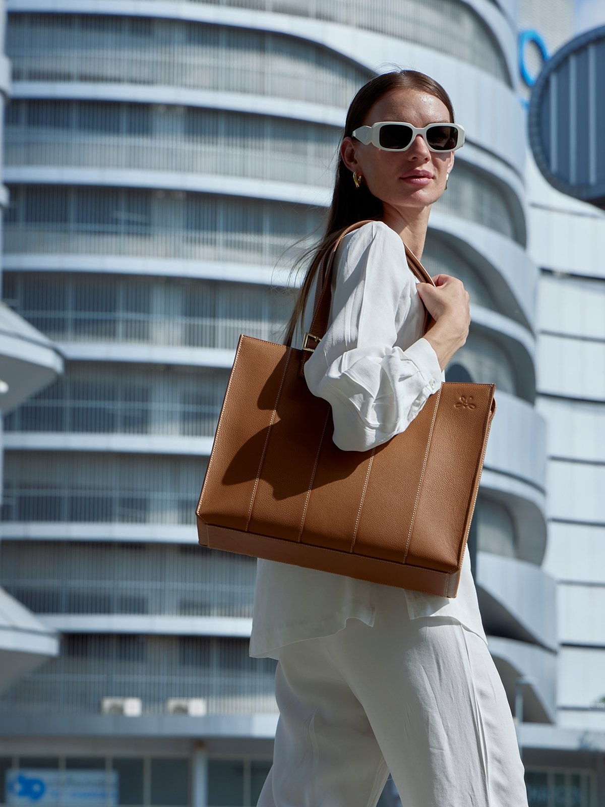 Large tan discount handbag