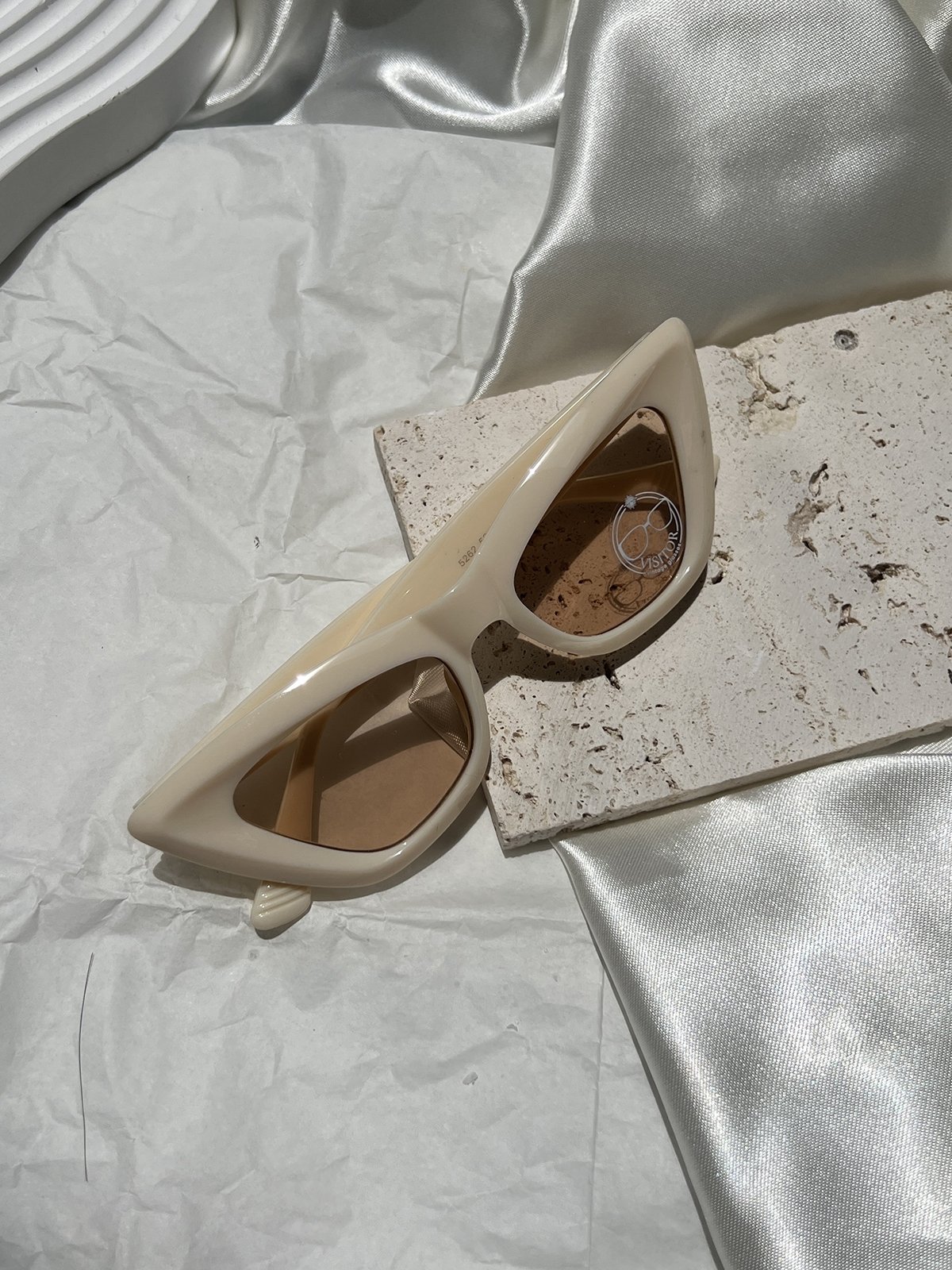 Cat Eye Oval Sunglasses Cream Pomelo Fashion
