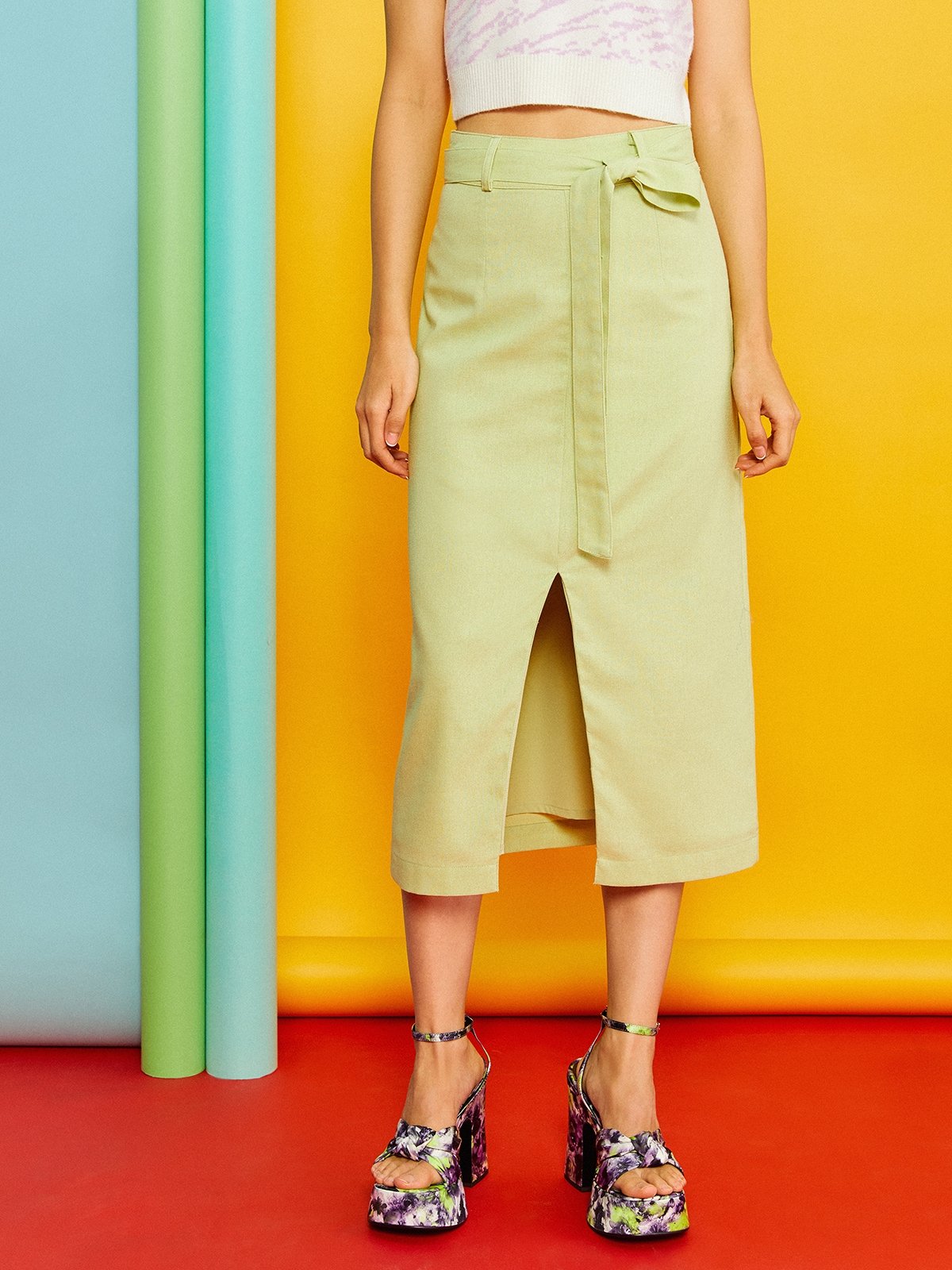 front-slit-midi-skirt-green-pomelo-fashion