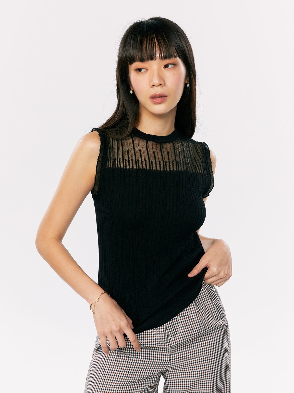semi-see-through-sleeveless-top-black-pomelo-fashion